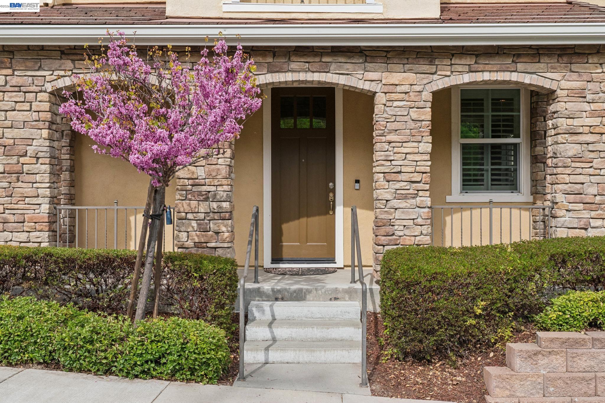 Detail Gallery Image 4 of 59 For 380 Elworthy Ranch Cir, Danville,  CA 94526 - 3 Beds | 2/1 Baths