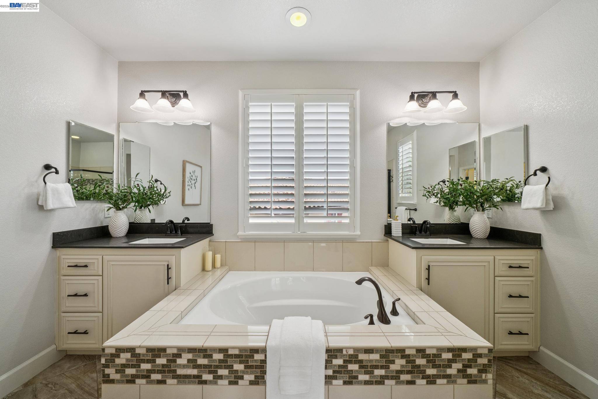 Detail Gallery Image 31 of 59 For 380 Elworthy Ranch Cir, Danville,  CA 94526 - 3 Beds | 2/1 Baths