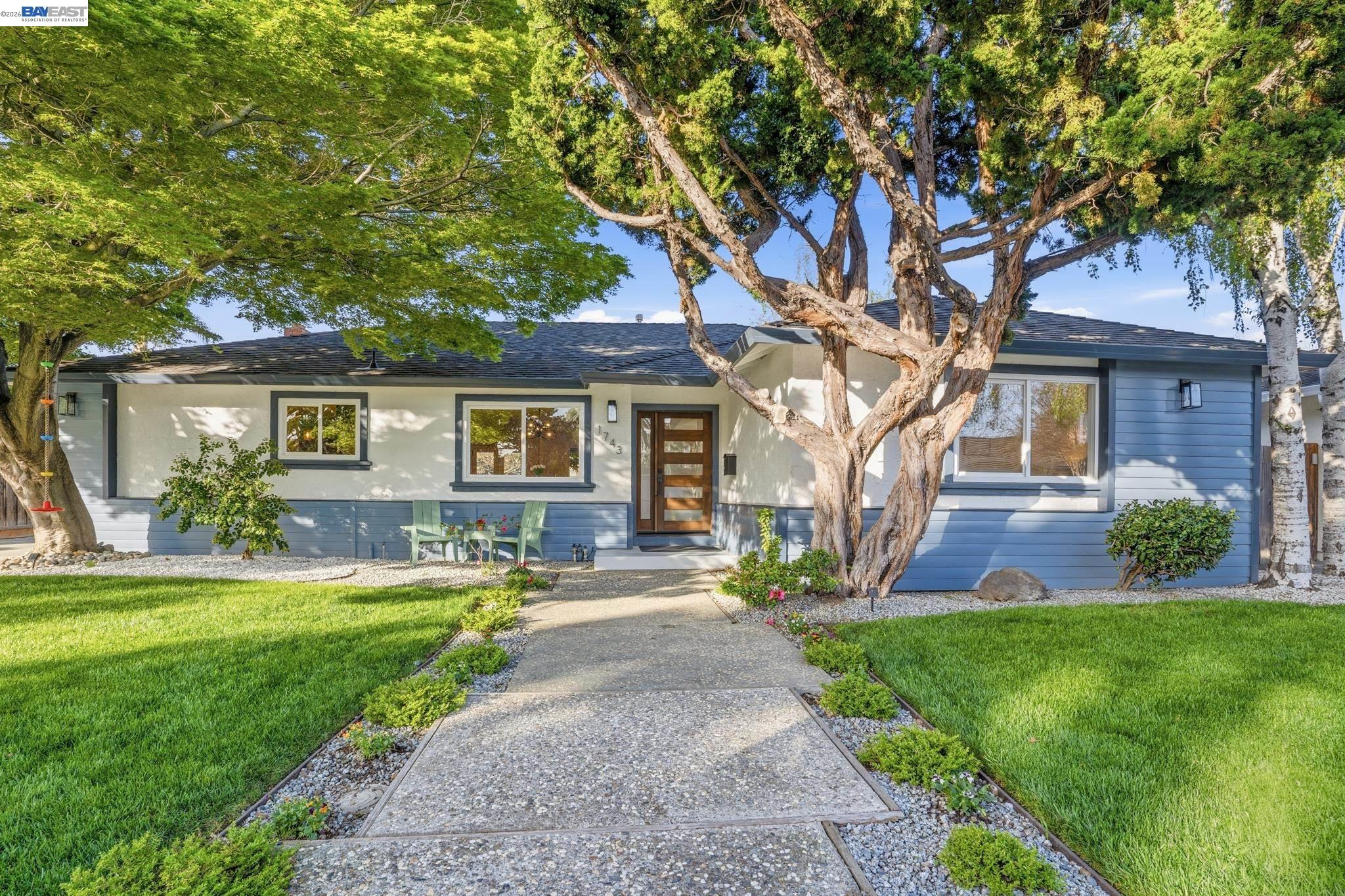 Detail Gallery Image 2 of 42 For 1743 Willow Creek Ct, San Jose,  CA 95124 - 4 Beds | 3 Baths