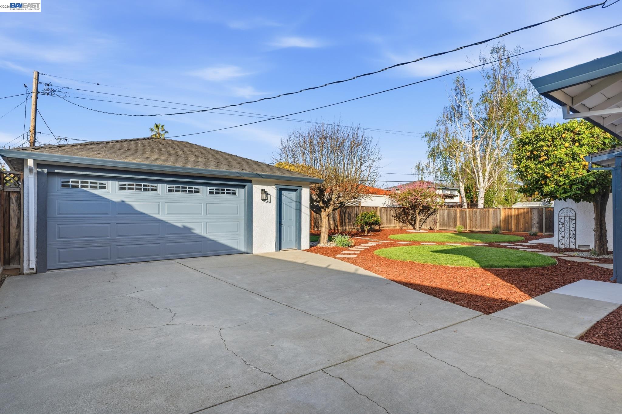 Detail Gallery Image 4 of 42 For 1743 Willow Creek Ct, San Jose,  CA 95124 - 4 Beds | 3 Baths