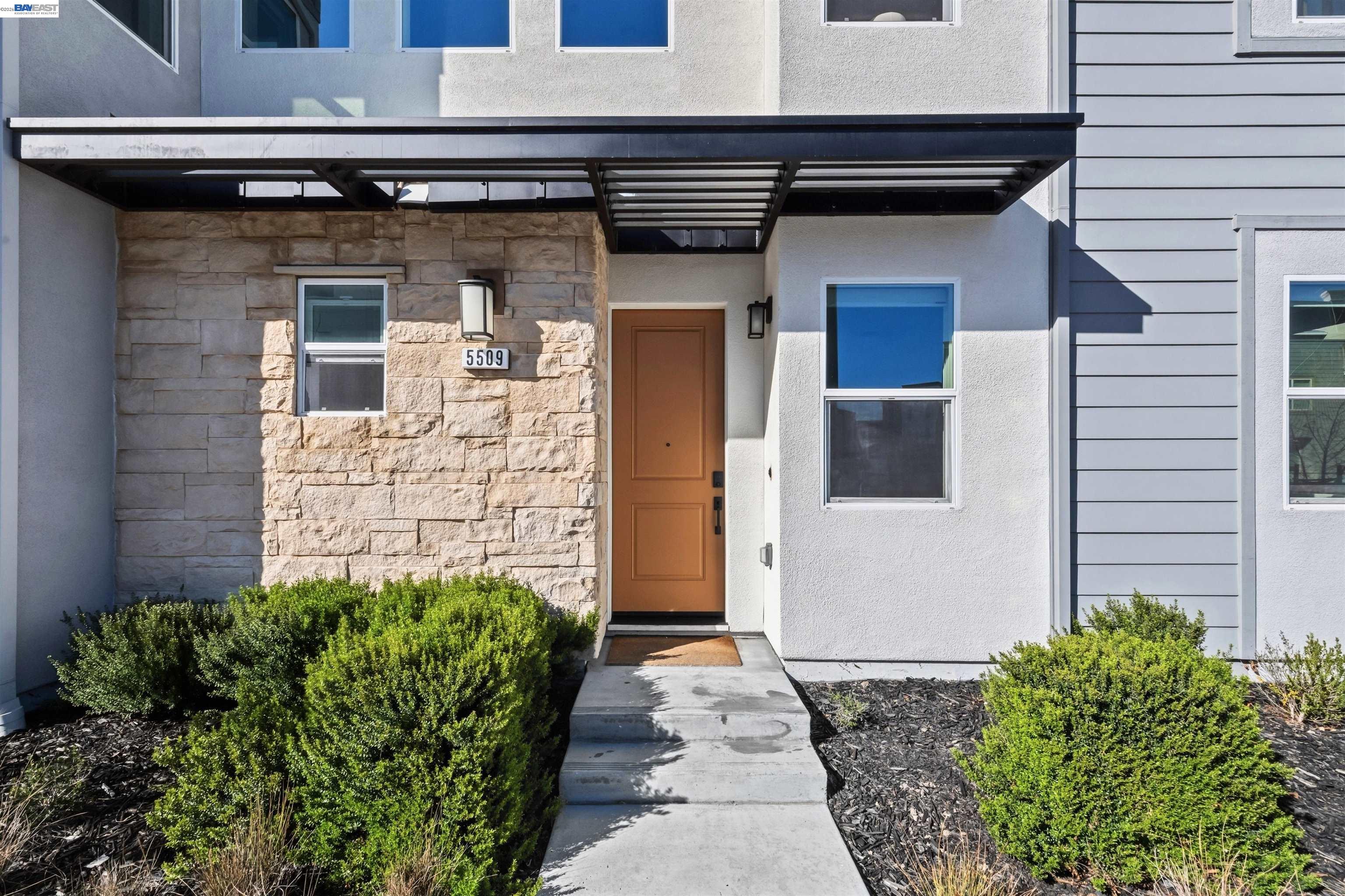 Photo #2: 41127262 Listing: Photo #2