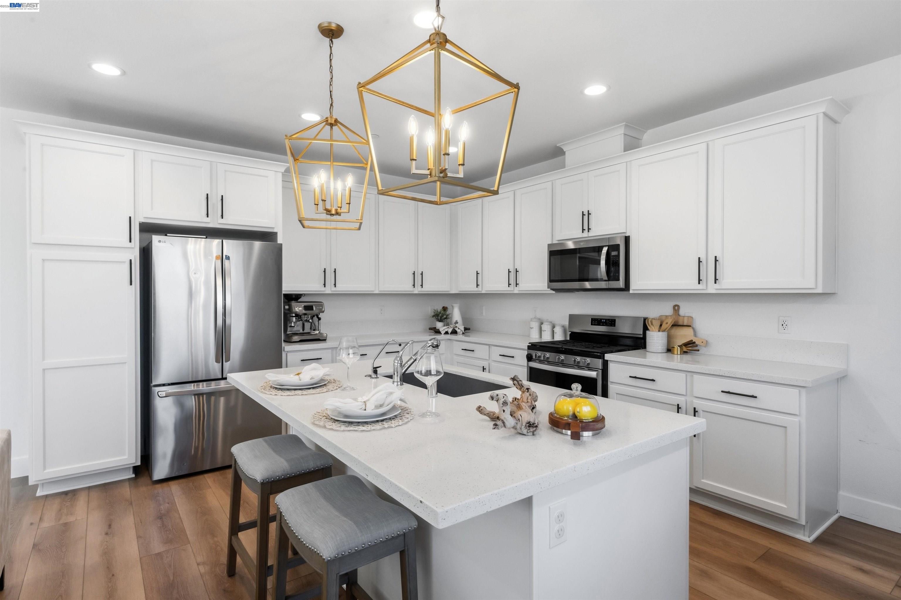 Photo #3: 41127262 Listing: Photo #3