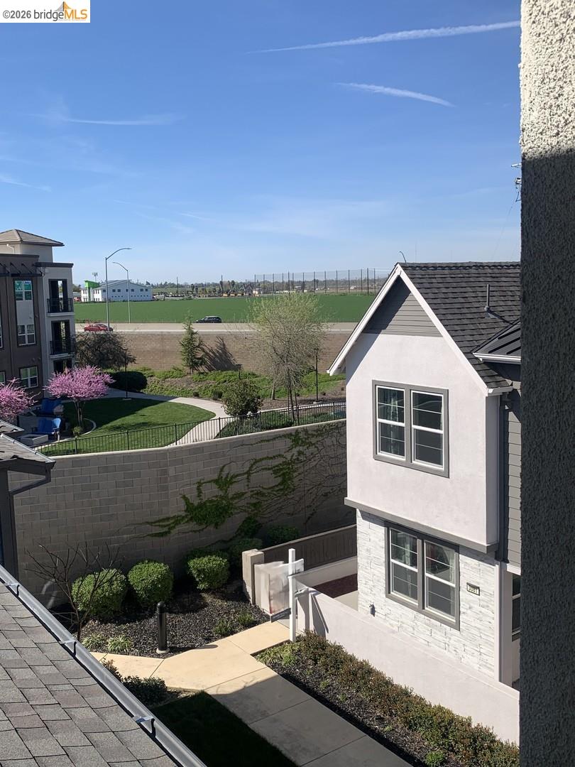 Detail Gallery Image 16 of 20 For 3068 Windwalker Walk, Sacramento,  CA 95833 - 4 Beds | 3/1 Baths