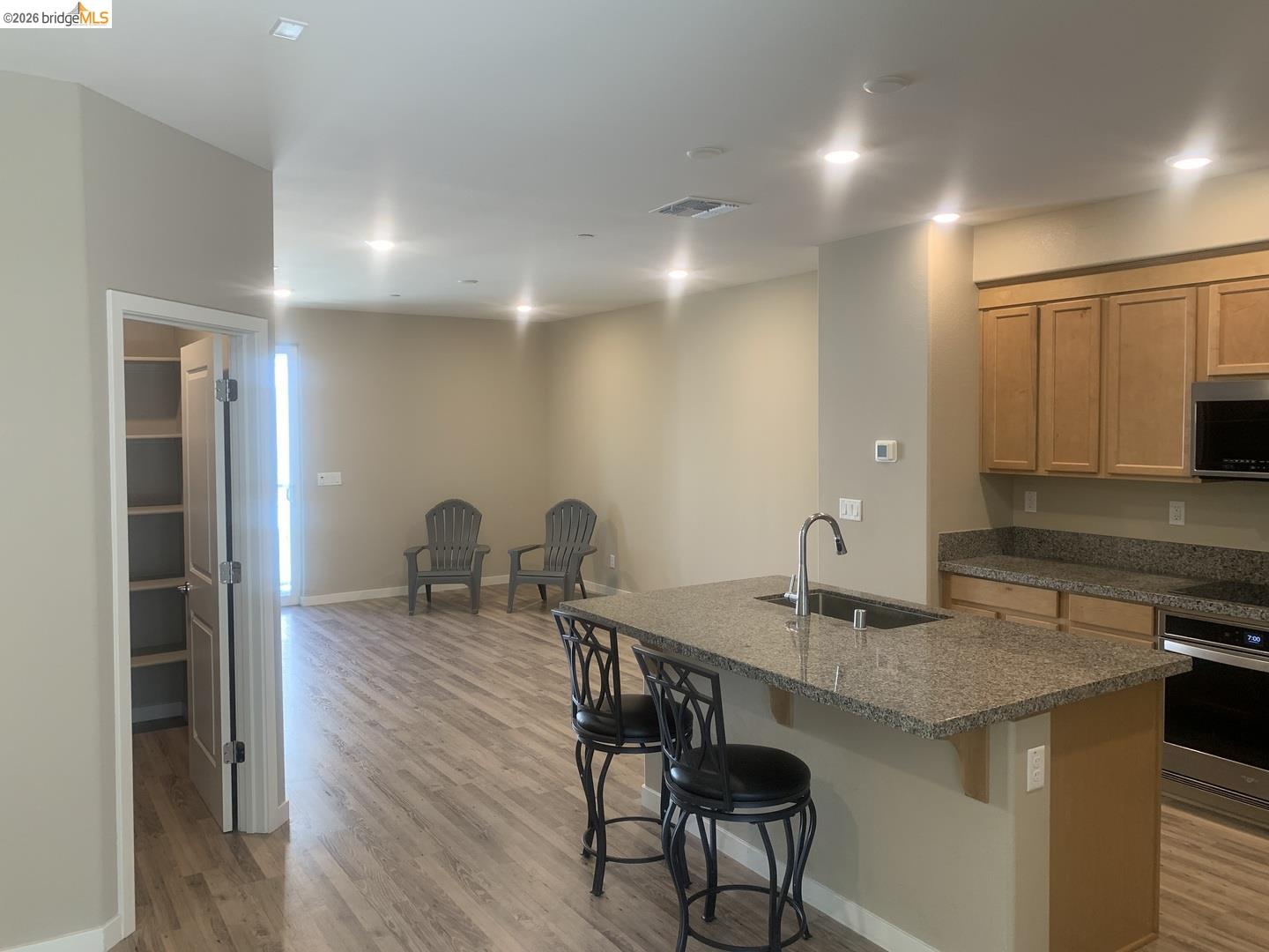 Detail Gallery Image 5 of 20 For 3068 Windwalker Walk, Sacramento,  CA 95833 - 4 Beds | 3/1 Baths