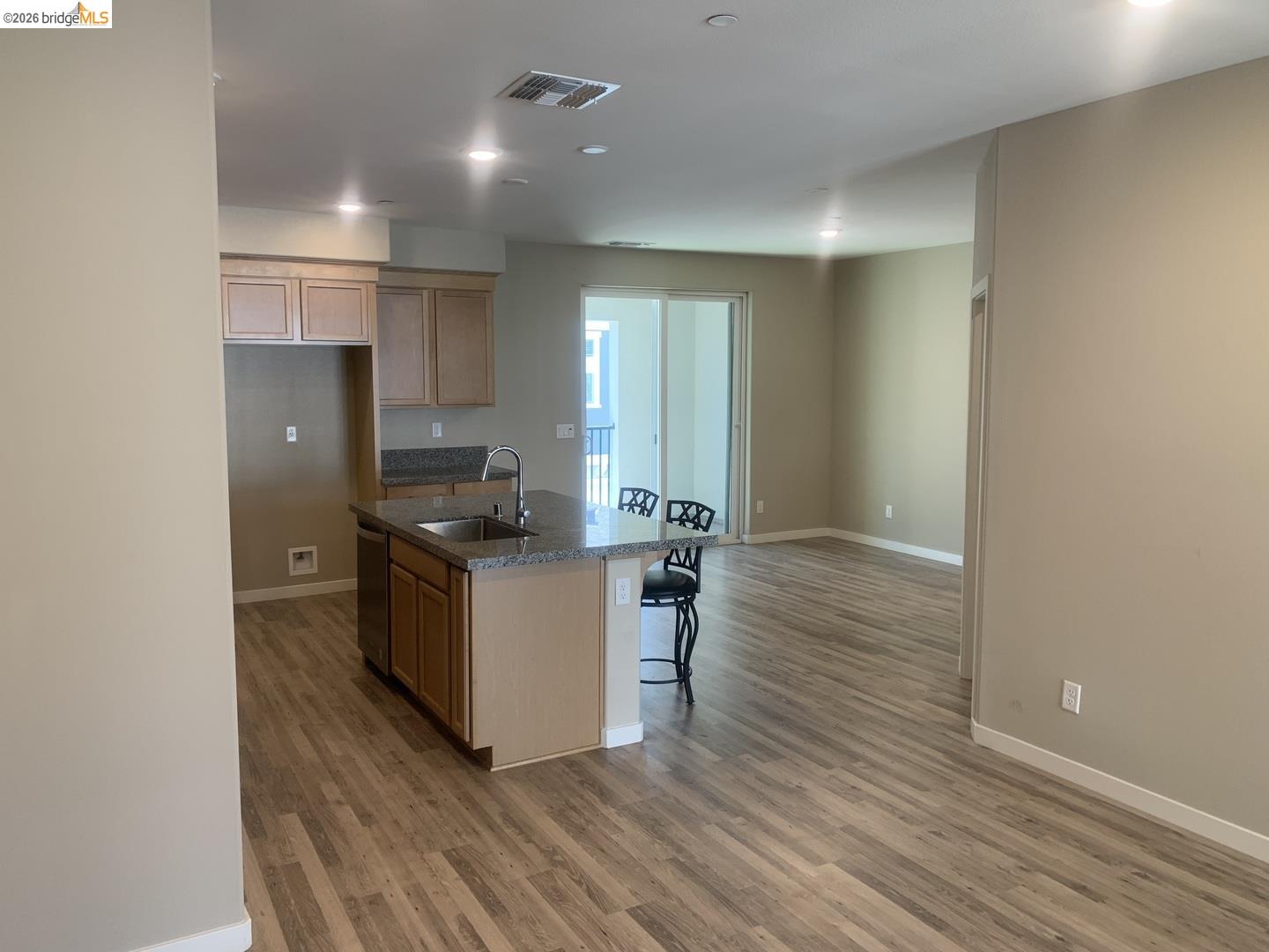 Detail Gallery Image 6 of 20 For 3068 Windwalker Walk, Sacramento,  CA 95833 - 4 Beds | 3/1 Baths