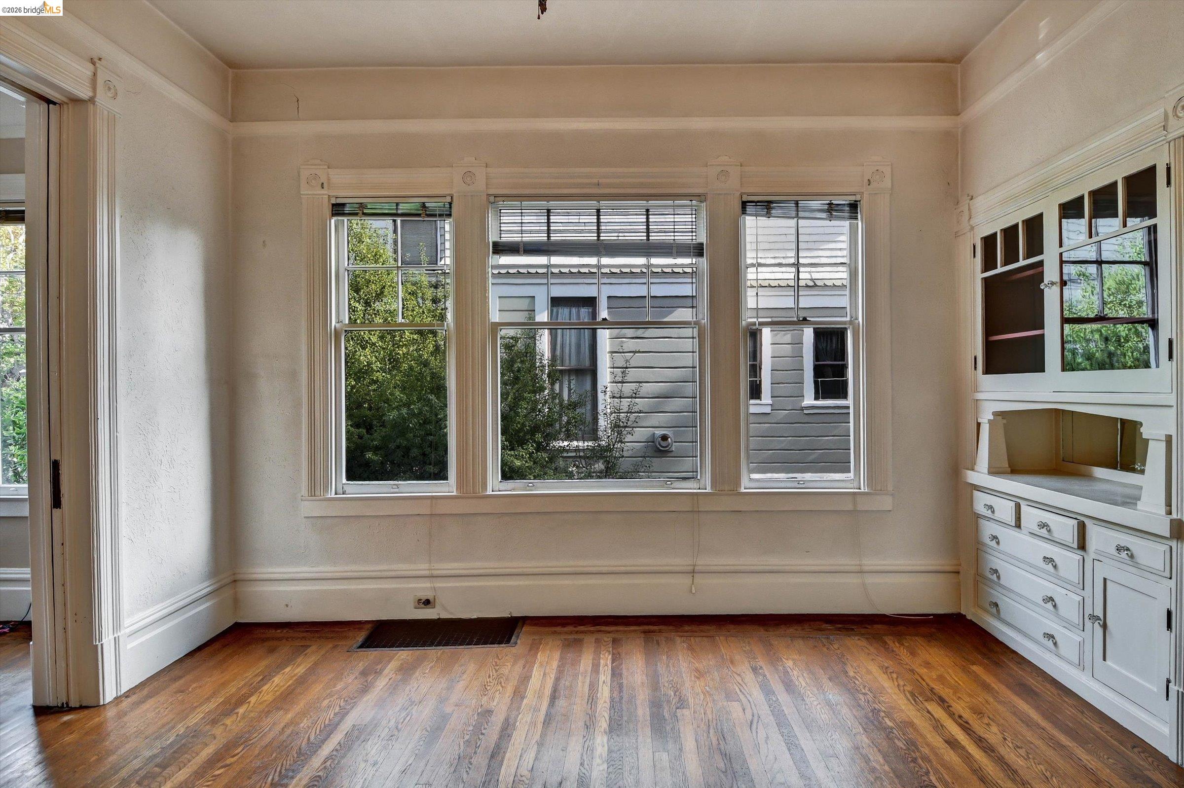 Detail Gallery Image 10 of 60 For 1822 Clinton Ave, Alameda,  CA 94501 - – Beds | – Baths