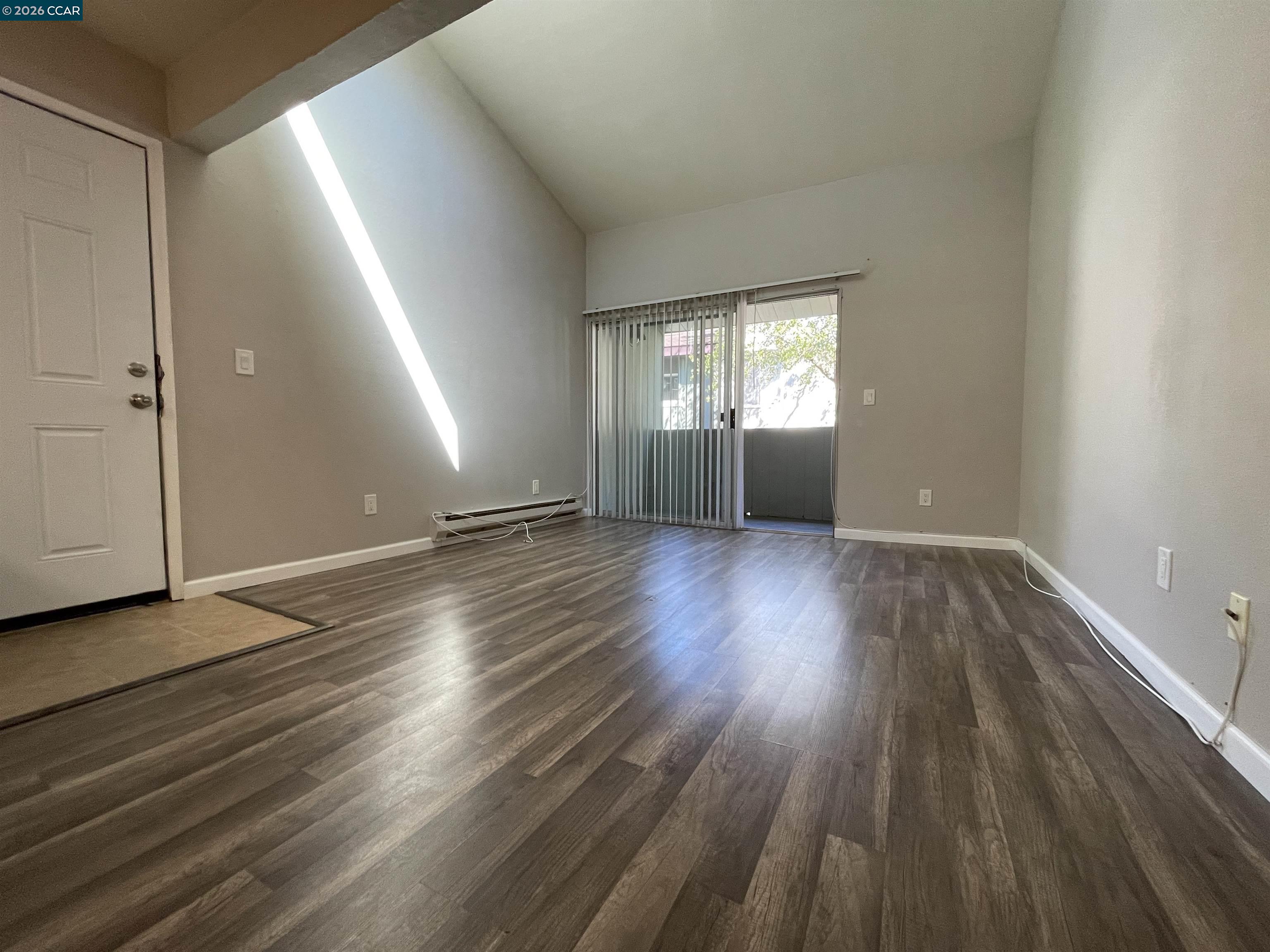 Detail Gallery Image 3 of 18 For 1333 N Camino Alto #273,  Vallejo,  CA 94589 - 2 Beds | 1 Baths