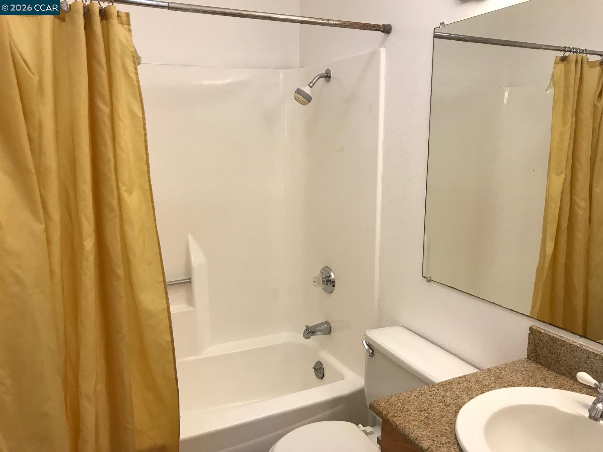 Detail Gallery Image 5 of 18 For 1333 N Camino Alto #273,  Vallejo,  CA 94589 - 2 Beds | 1 Baths