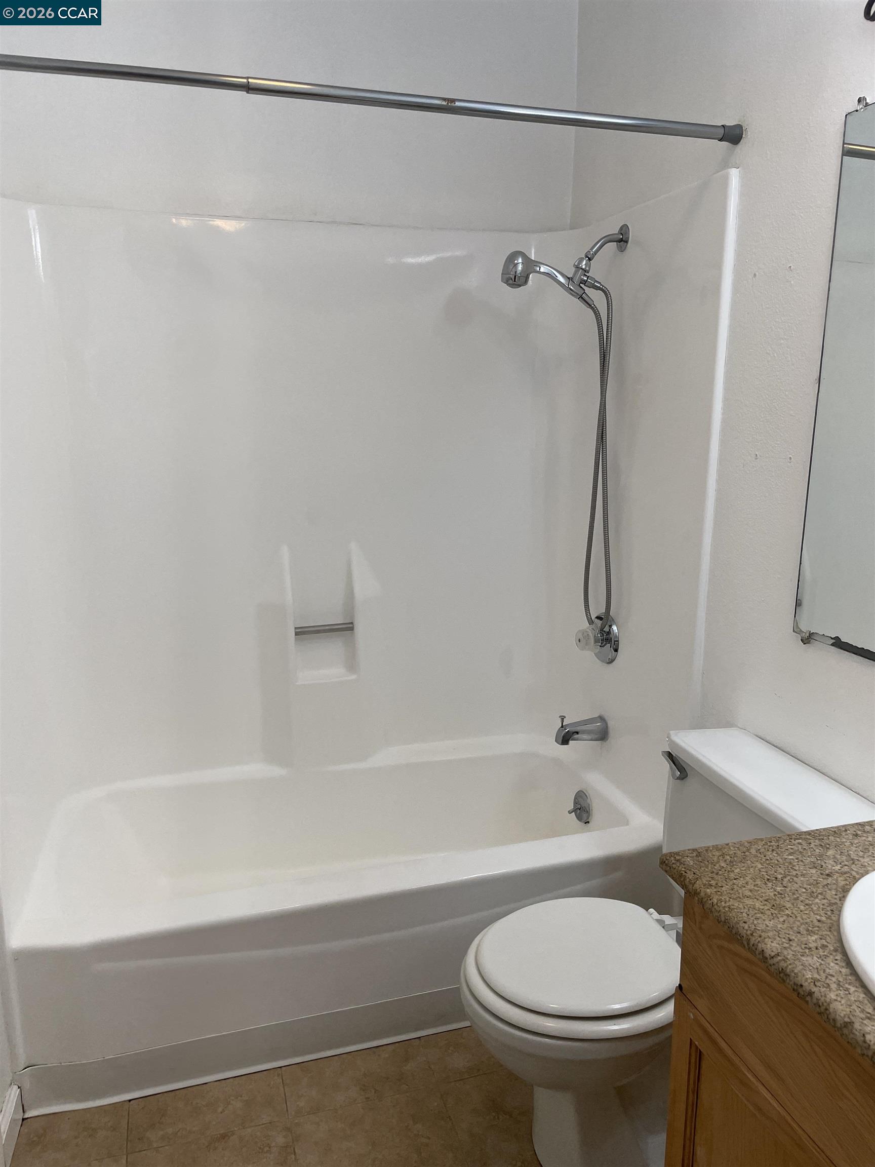 Detail Gallery Image 9 of 18 For 1333 N Camino Alto #273,  Vallejo,  CA 94589 - 2 Beds | 1 Baths