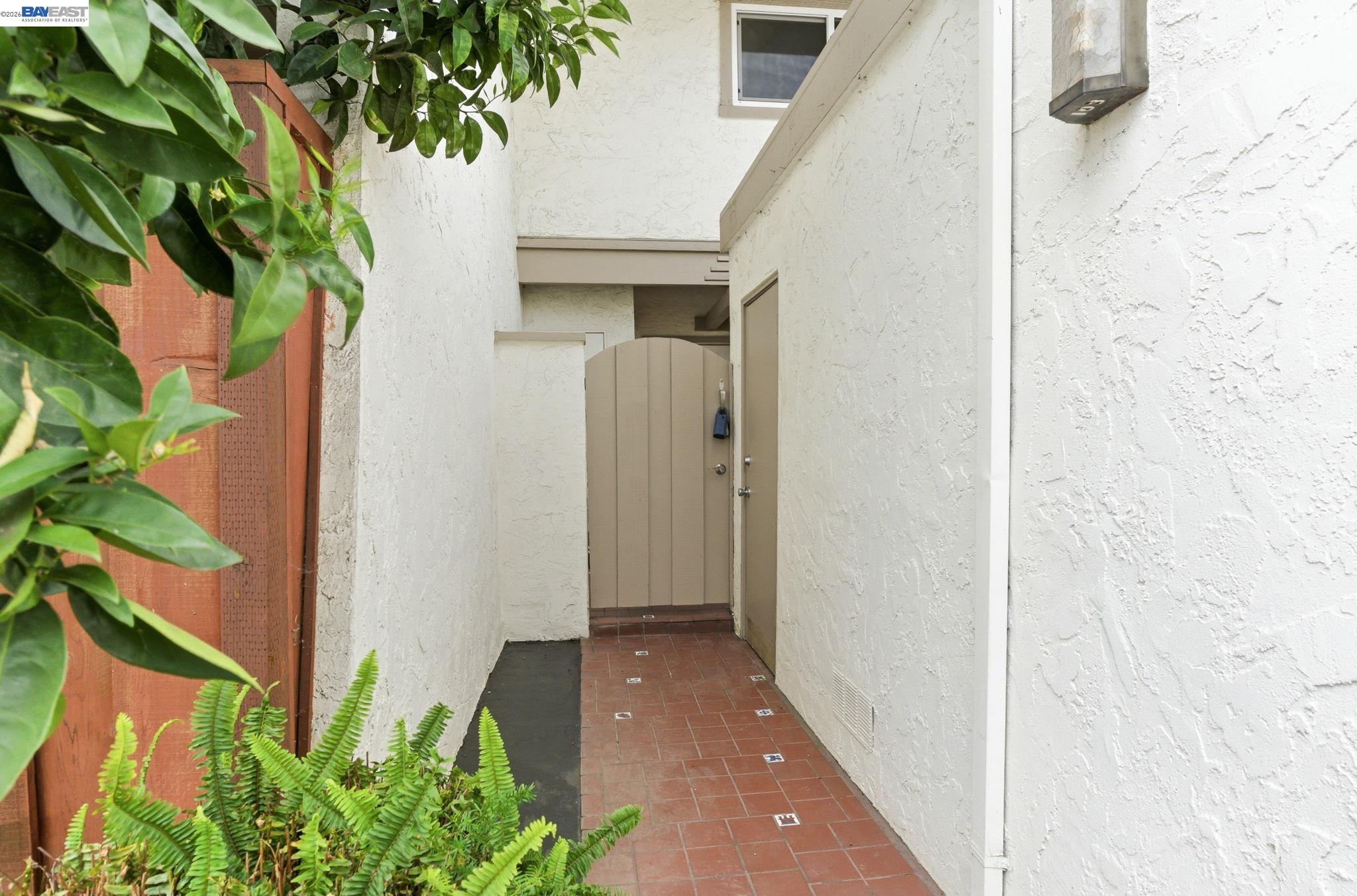 Detail Gallery Image 3 of 30 For 10439 Mary Ave, Cupertino,  CA 95014 - 2 Beds | 2/1 Baths