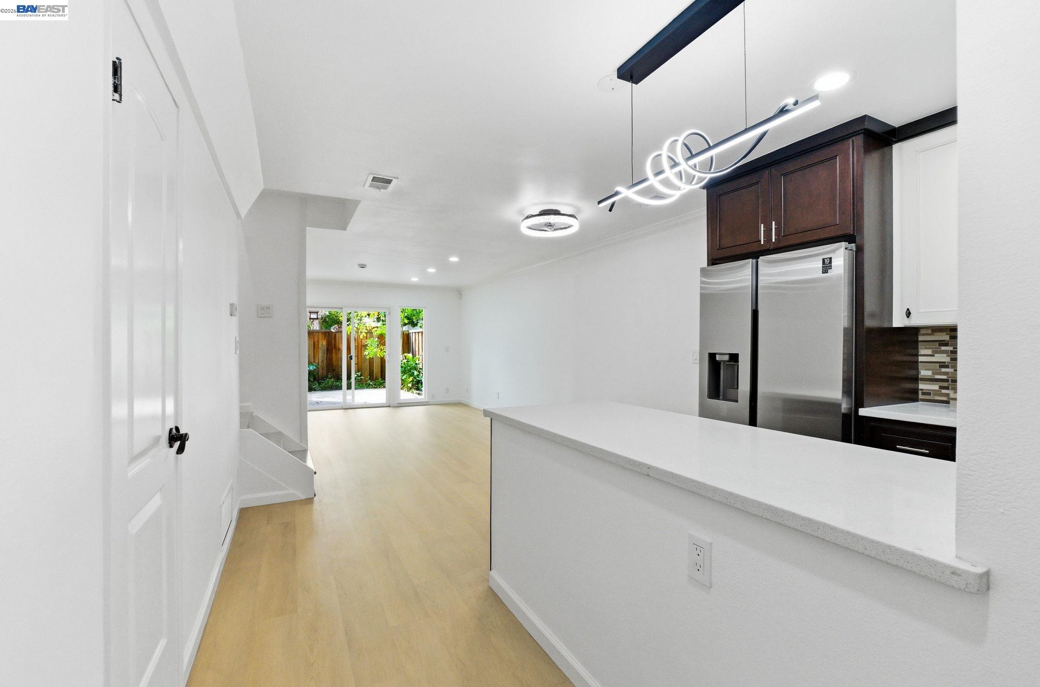 Detail Gallery Image 4 of 30 For 10439 Mary Ave, Cupertino,  CA 95014 - 2 Beds | 2/1 Baths