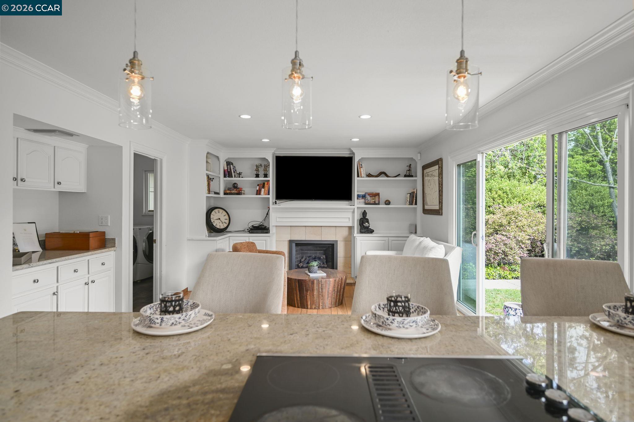 Detail Gallery Image 11 of 52 For 661 Derbyshire Place, Danville,  CA 94526-3606 - 6 Beds | 3 Baths