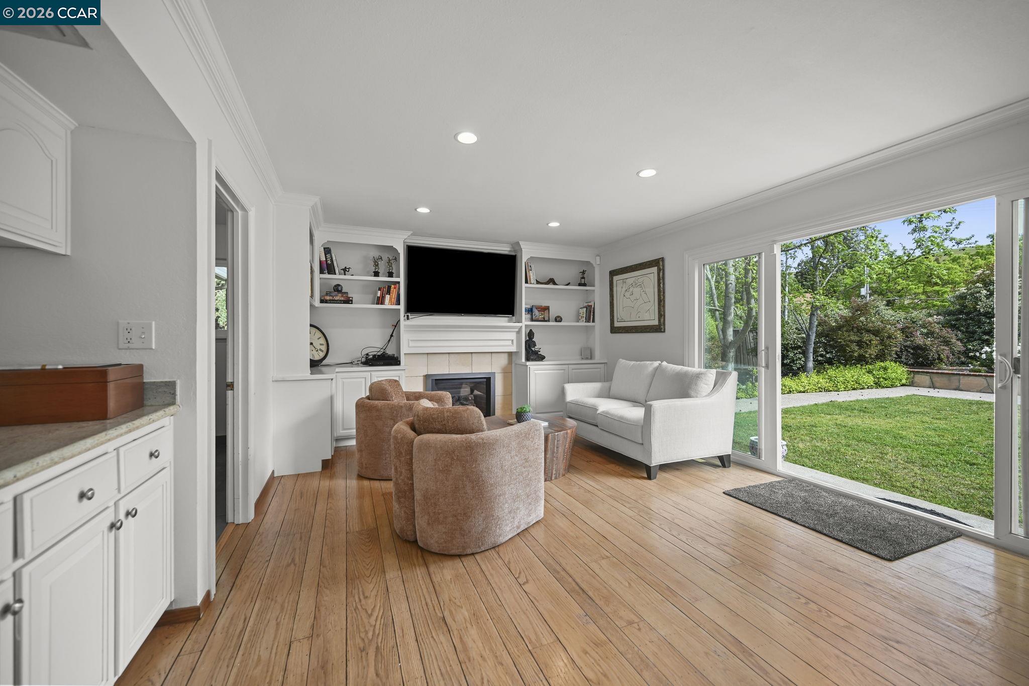 Detail Gallery Image 12 of 52 For 661 Derbyshire Place, Danville,  CA 94526-3606 - 6 Beds | 3 Baths