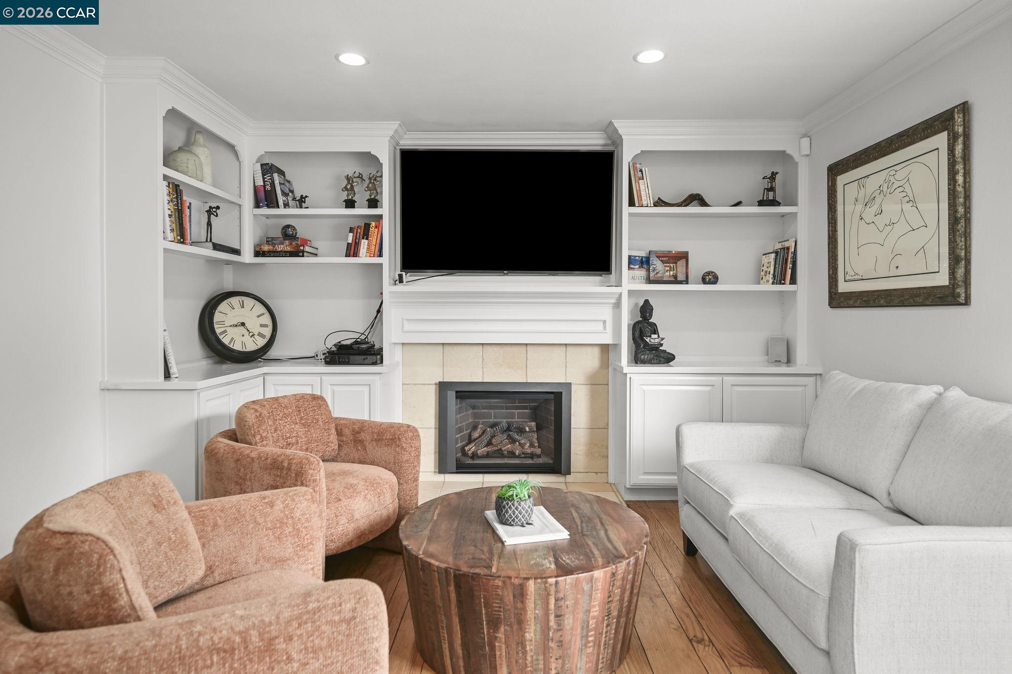 Detail Gallery Image 13 of 52 For 661 Derbyshire Place, Danville,  CA 94526-3606 - 6 Beds | 3 Baths