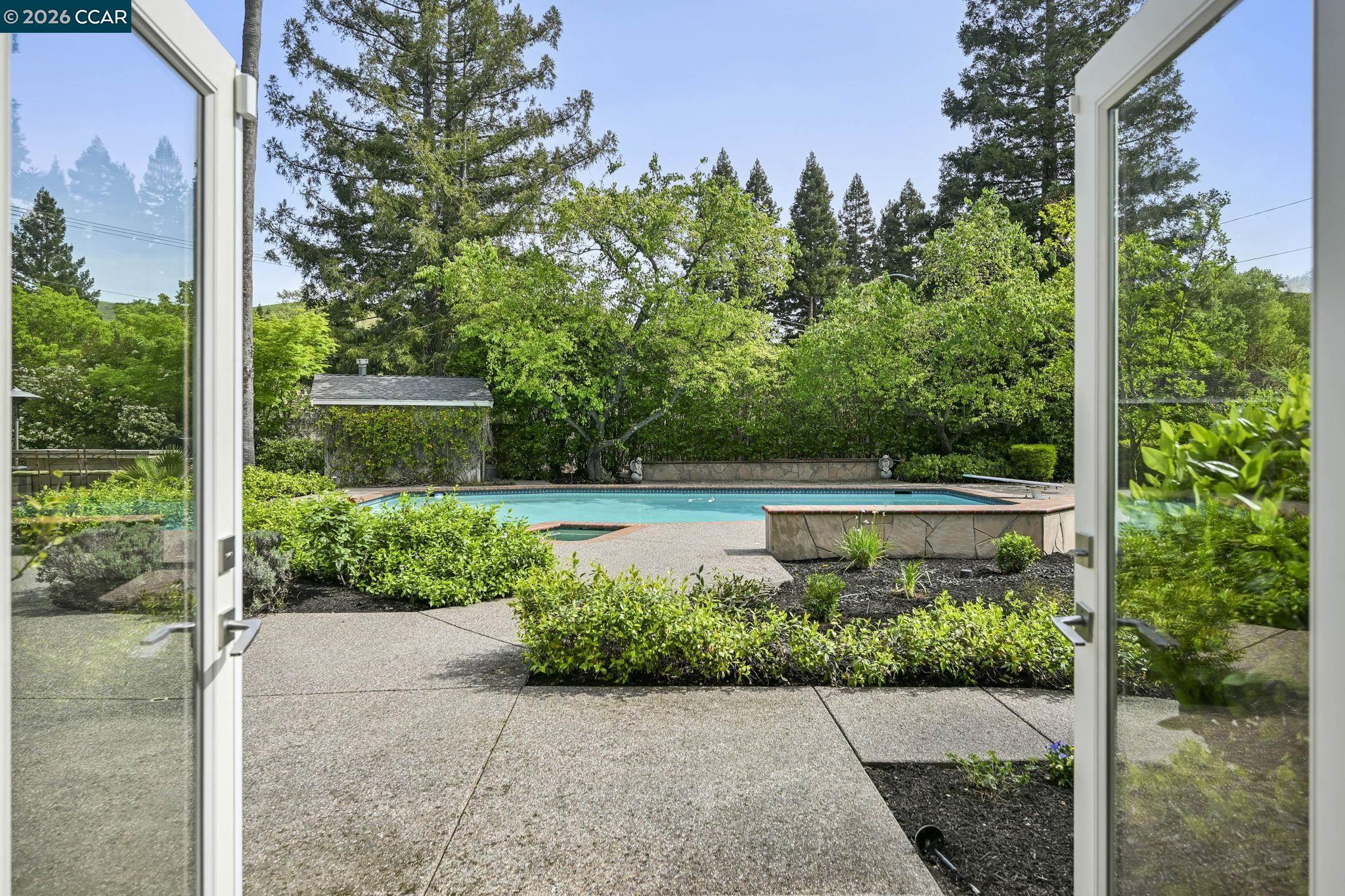 Detail Gallery Image 26 of 52 For 661 Derbyshire Place, Danville,  CA 94526-3606 - 6 Beds | 3 Baths