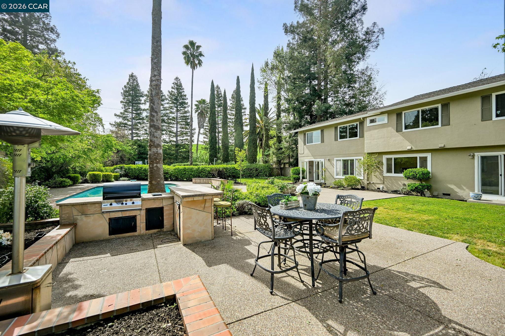 Detail Gallery Image 27 of 52 For 661 Derbyshire Place, Danville,  CA 94526-3606 - 6 Beds | 3 Baths