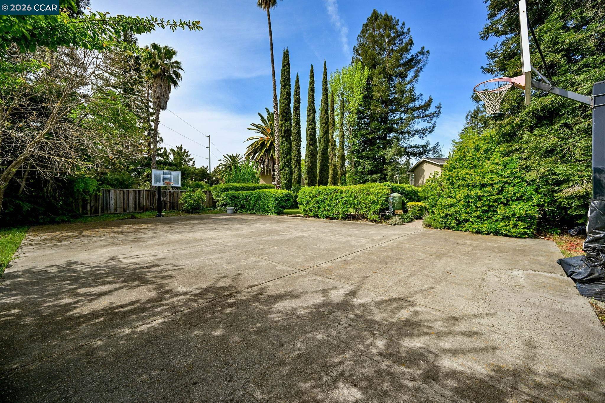 Detail Gallery Image 48 of 52 For 661 Derbyshire Place, Danville,  CA 94526-3606 - 6 Beds | 3 Baths