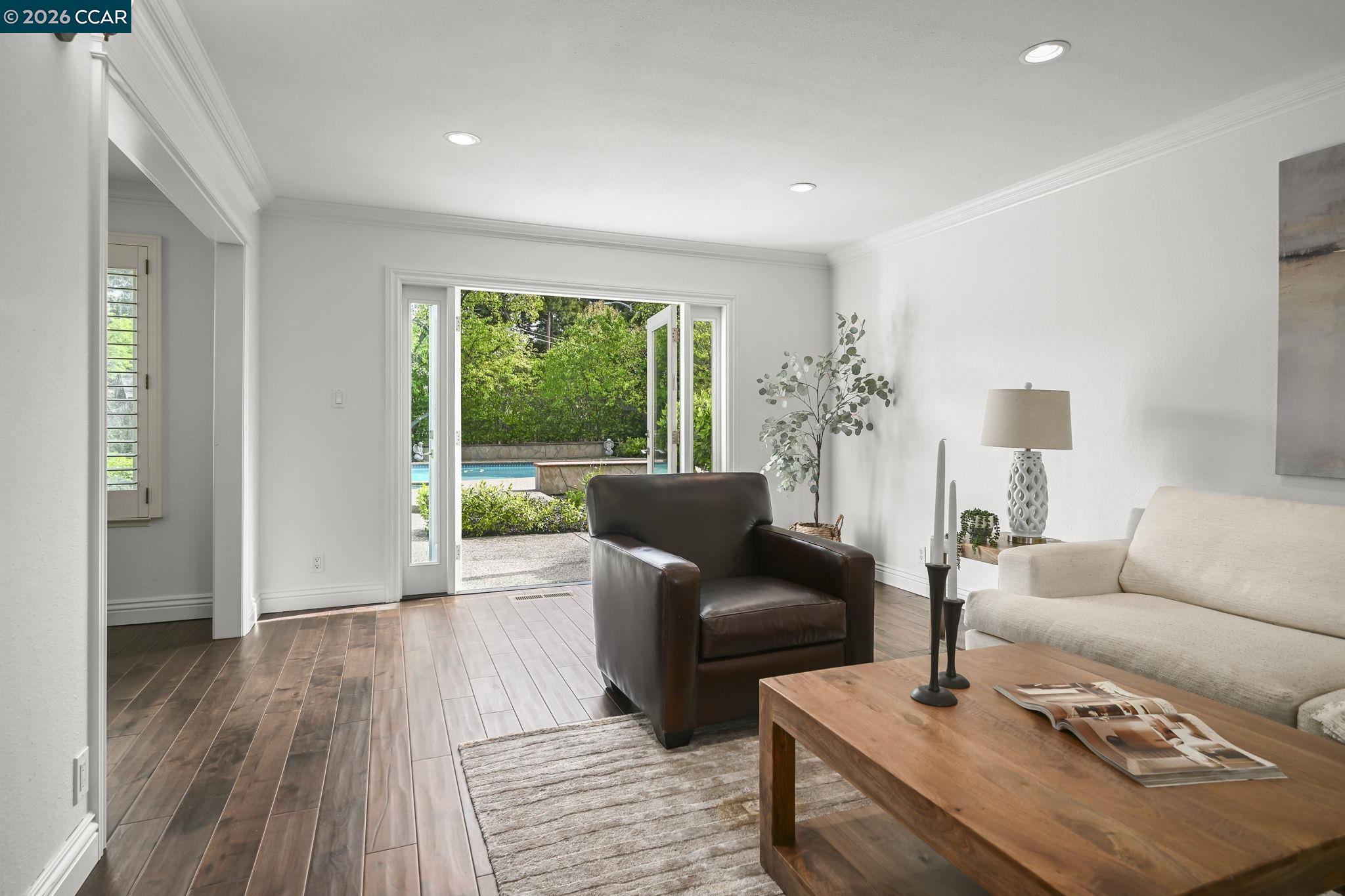 Detail Gallery Image 6 of 52 For 661 Derbyshire Place, Danville,  CA 94526-3606 - 6 Beds | 3 Baths