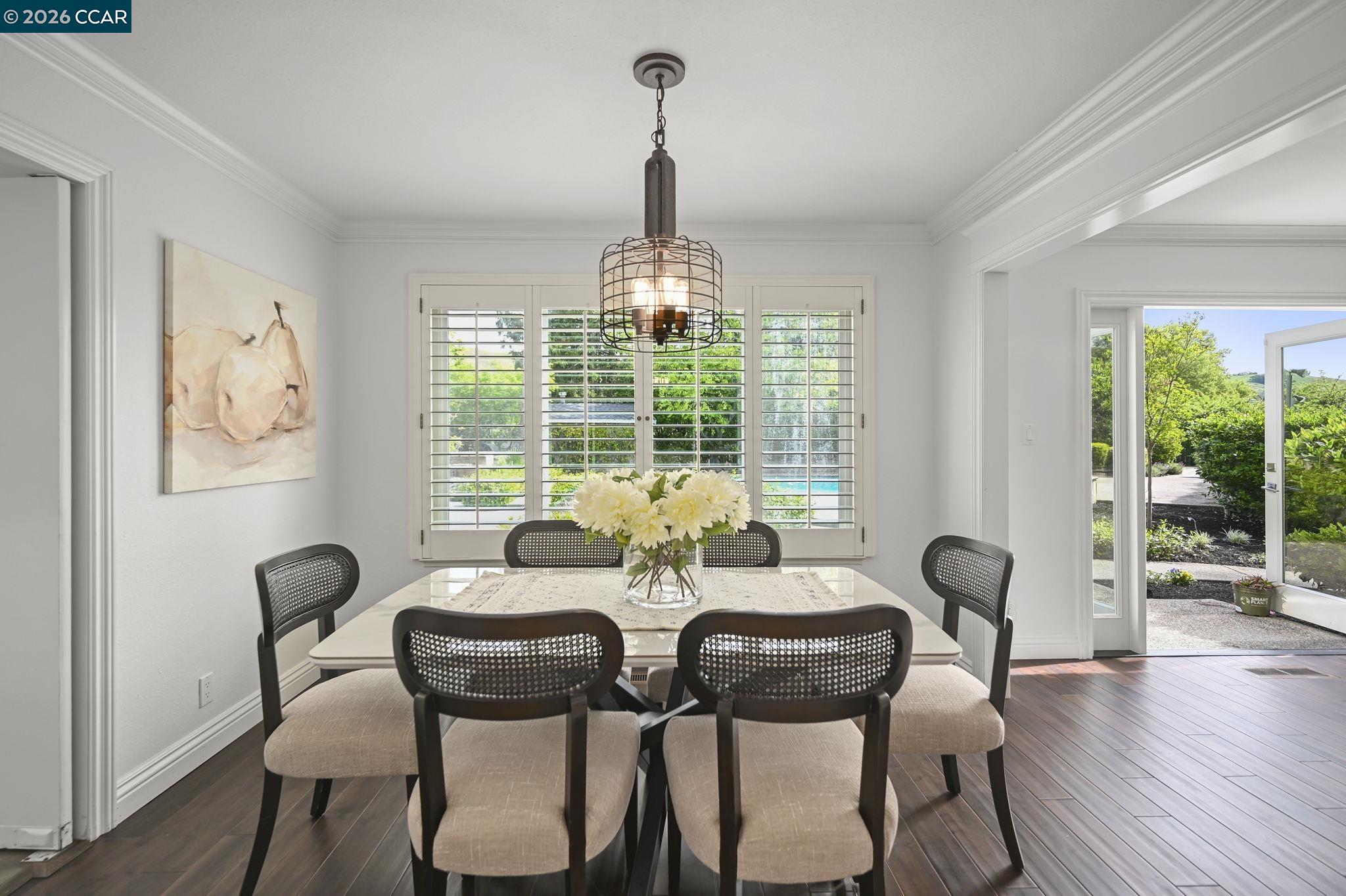 Detail Gallery Image 7 of 52 For 661 Derbyshire Place, Danville,  CA 94526-3606 - 6 Beds | 3 Baths