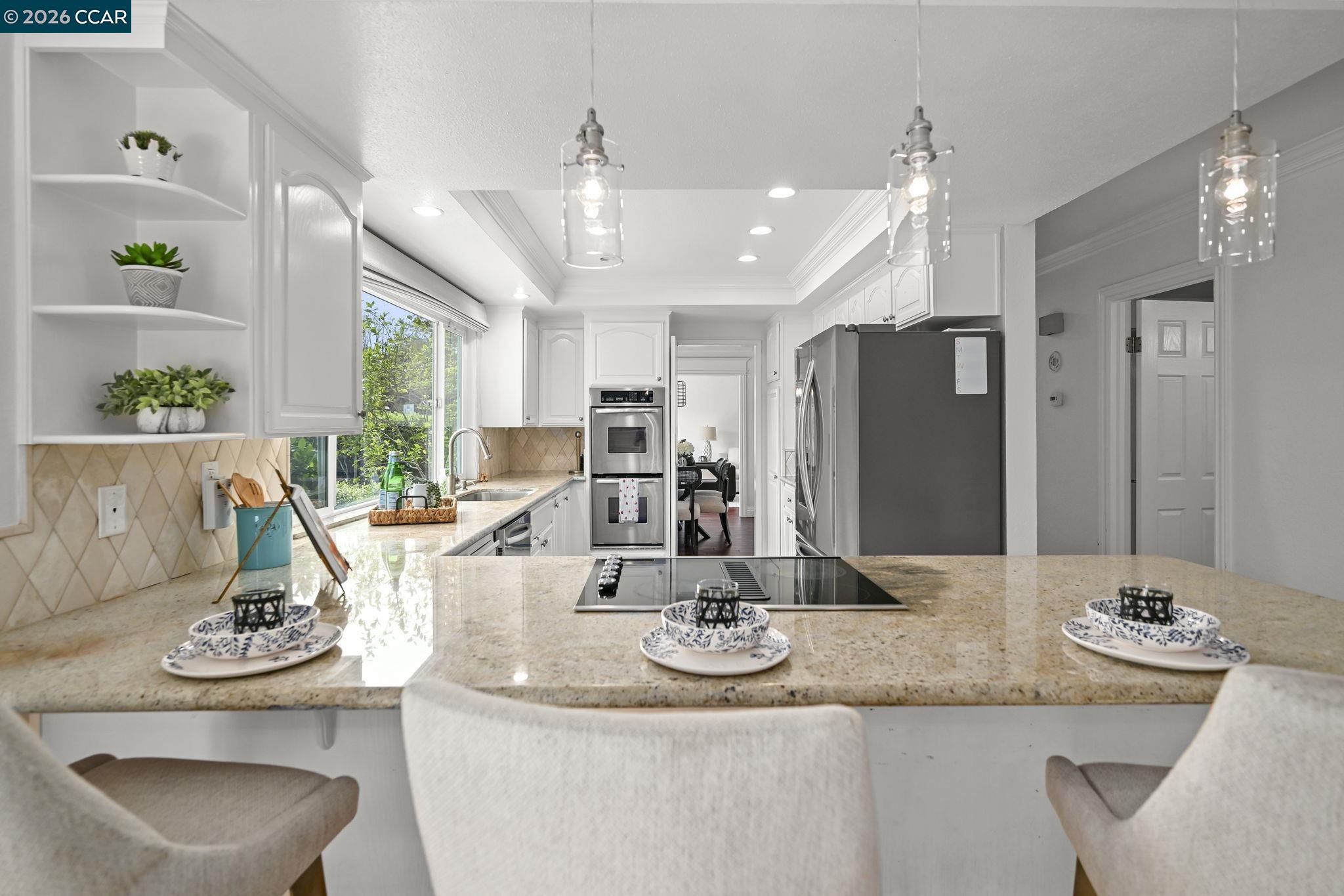 Detail Gallery Image 8 of 52 For 661 Derbyshire Place, Danville,  CA 94526-3606 - 6 Beds | 3 Baths