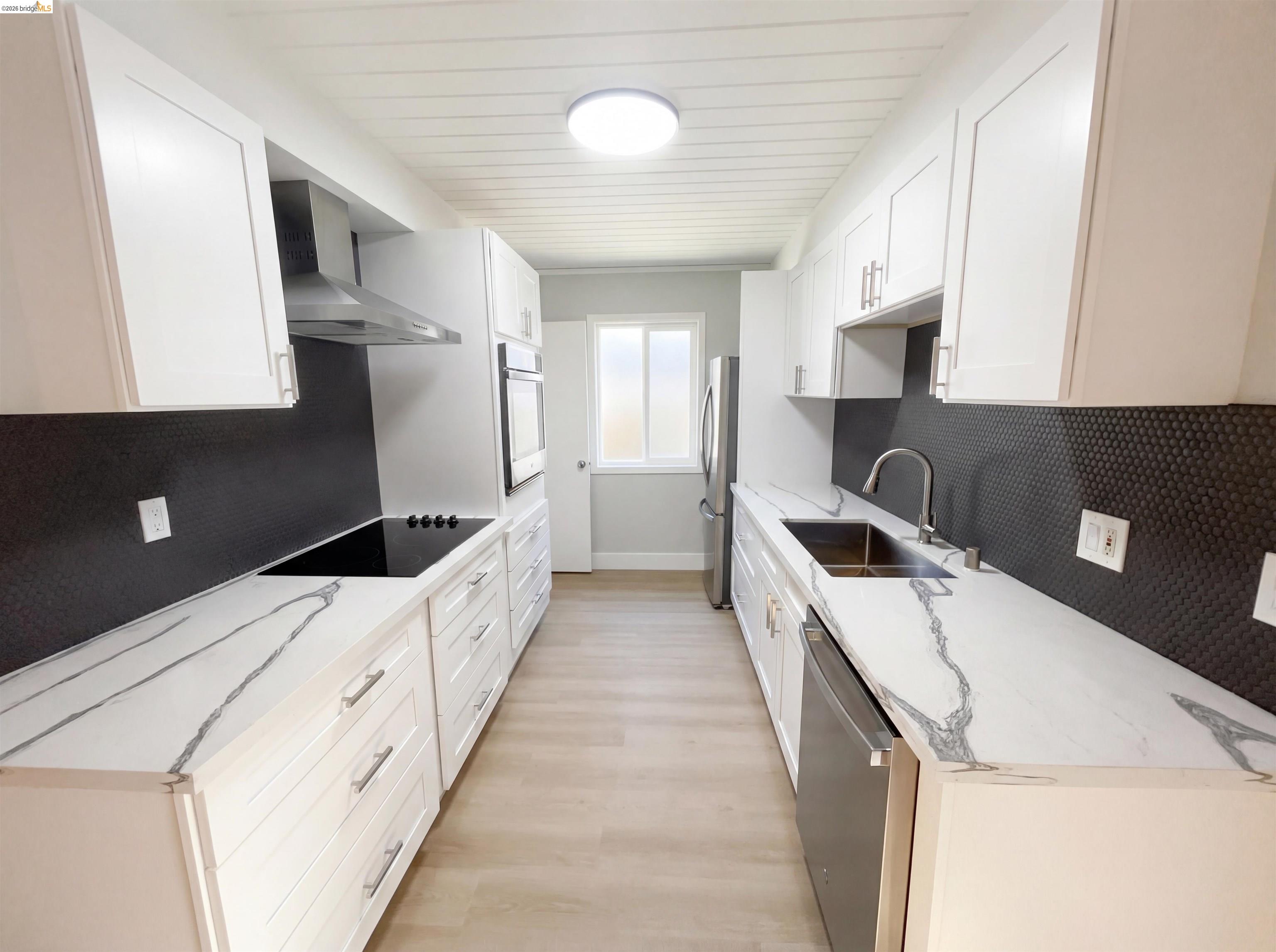 Detail Gallery Image 2 of 36 For 2361 Oakmont Dr, San Bruno,  CA 94066 - 3 Beds | 2 Baths