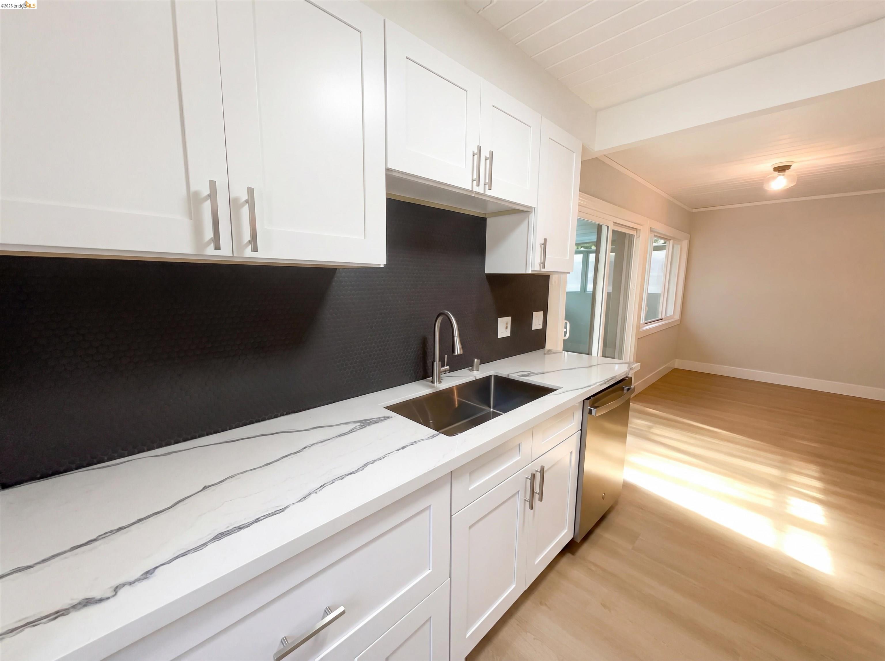 Detail Gallery Image 17 of 36 For 2361 Oakmont Dr, San Bruno,  CA 94066 - 3 Beds | 2 Baths