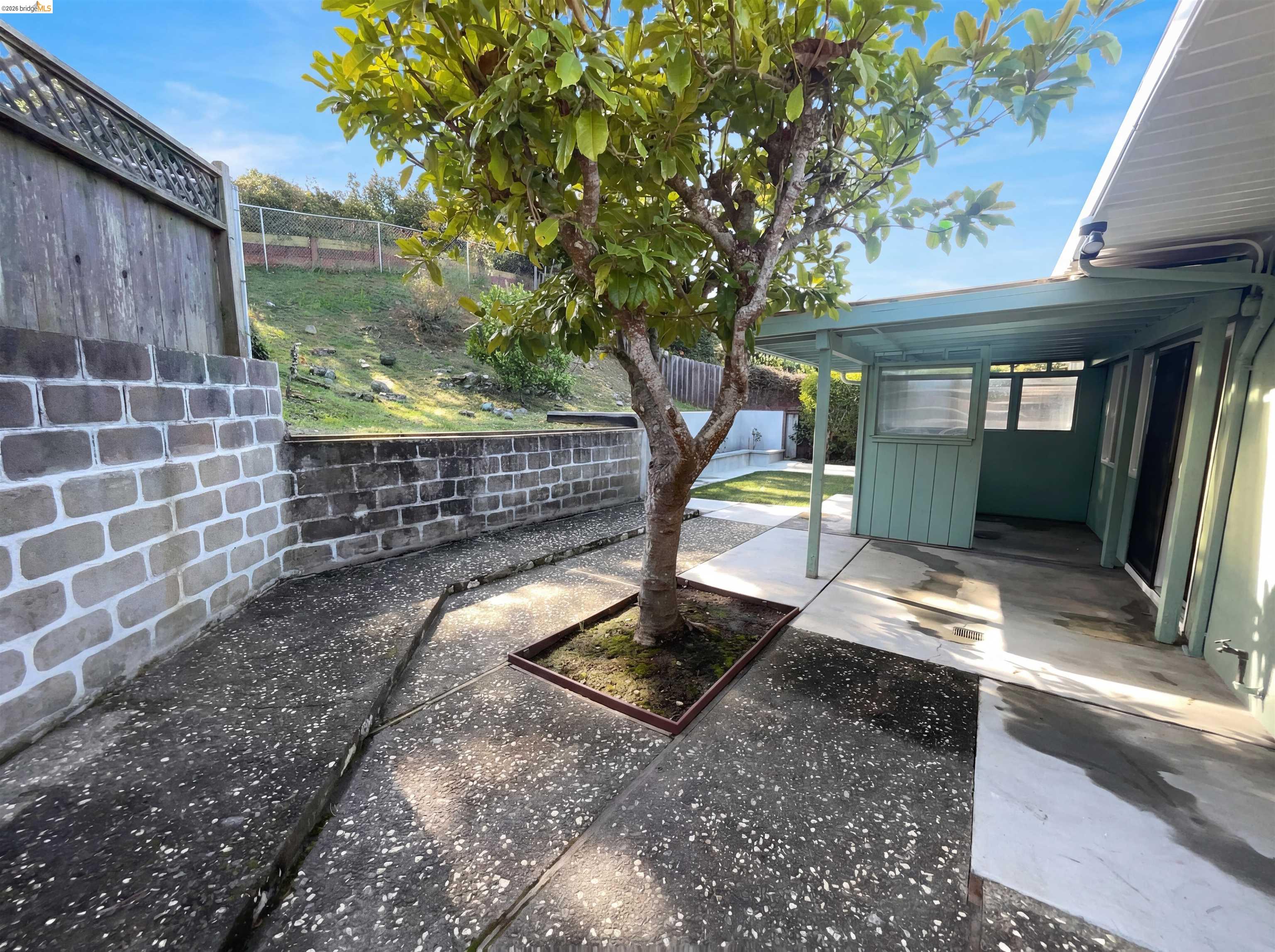 Detail Gallery Image 31 of 36 For 2361 Oakmont Dr, San Bruno,  CA 94066 - 3 Beds | 2 Baths