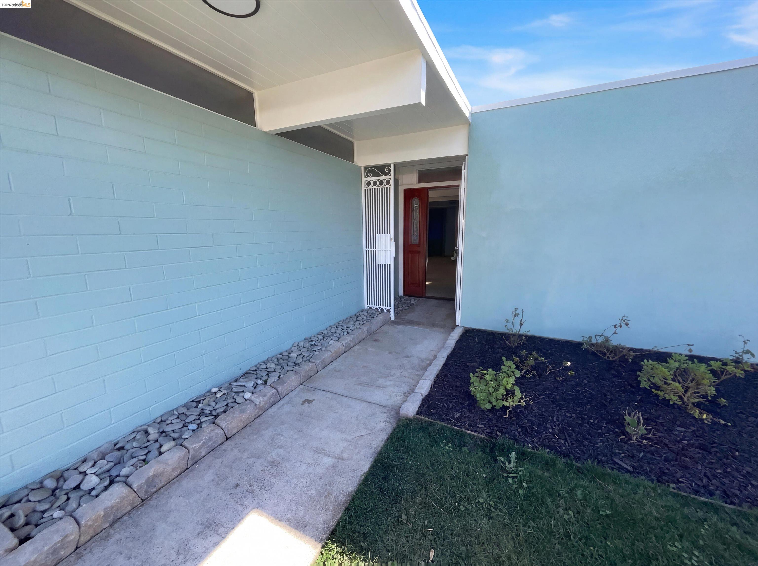 Detail Gallery Image 8 of 36 For 2361 Oakmont Dr, San Bruno,  CA 94066 - 3 Beds | 2 Baths