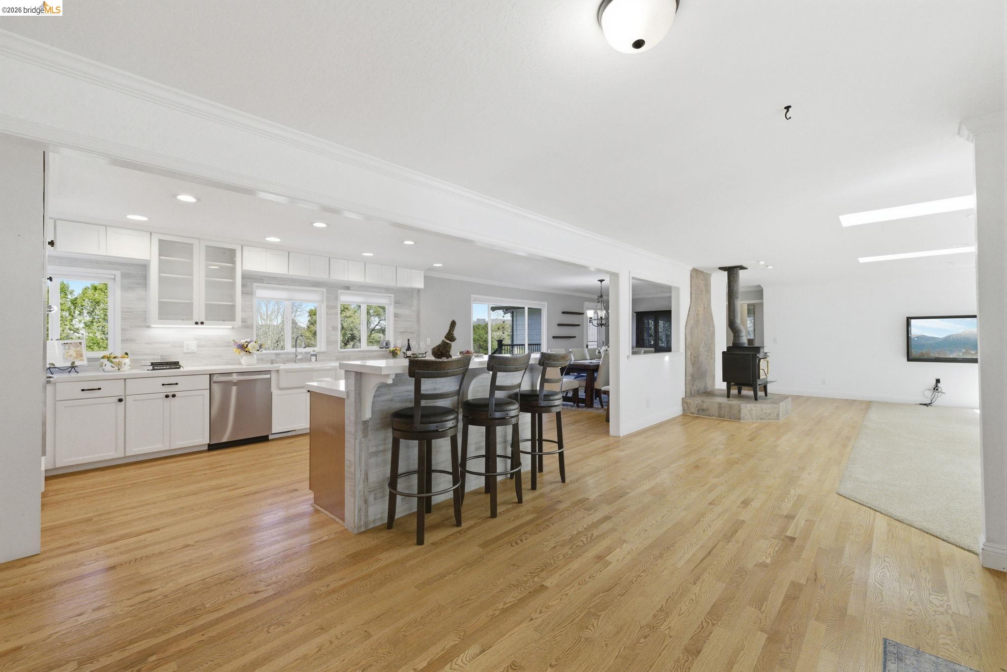 Detail Gallery Image 13 of 60 For 14580 Booker Rd., Sonora,  CA 95370-8652 - 4 Beds | 2/1 Baths