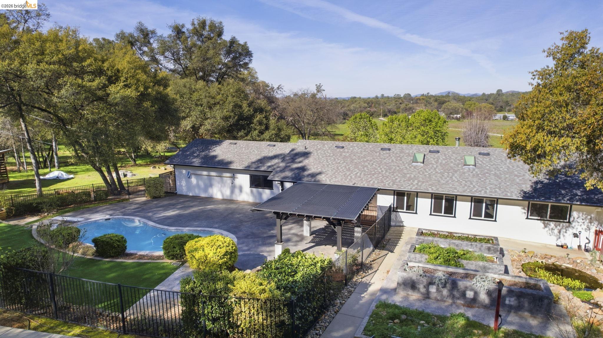 Detail Gallery Image 35 of 60 For 14580 Booker Rd., Sonora,  CA 95370-8652 - 4 Beds | 2/1 Baths