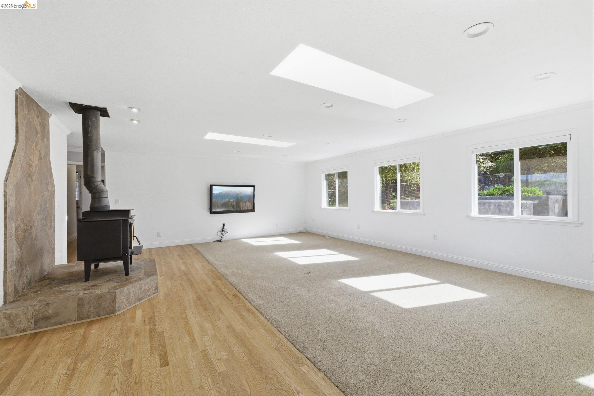 Detail Gallery Image 7 of 60 For 14580 Booker Rd., Sonora,  CA 95370-8652 - 4 Beds | 2/1 Baths