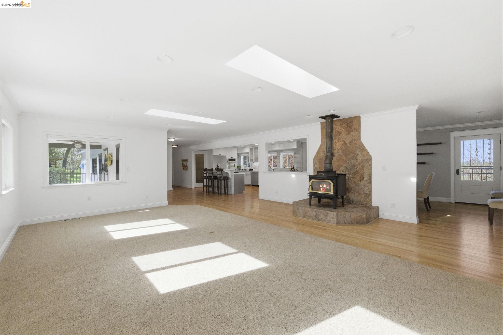 Detail Gallery Image 8 of 60 For 14580 Booker Rd., Sonora,  CA 95370-8652 - 4 Beds | 2/1 Baths