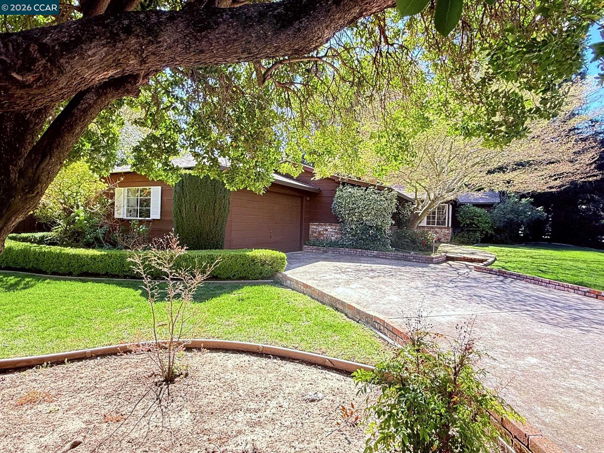 Detail Gallery Image 4 of 60 For 105 Camille Court, Alamo,  CA 94507-2413 - 3 Beds | 2 Baths