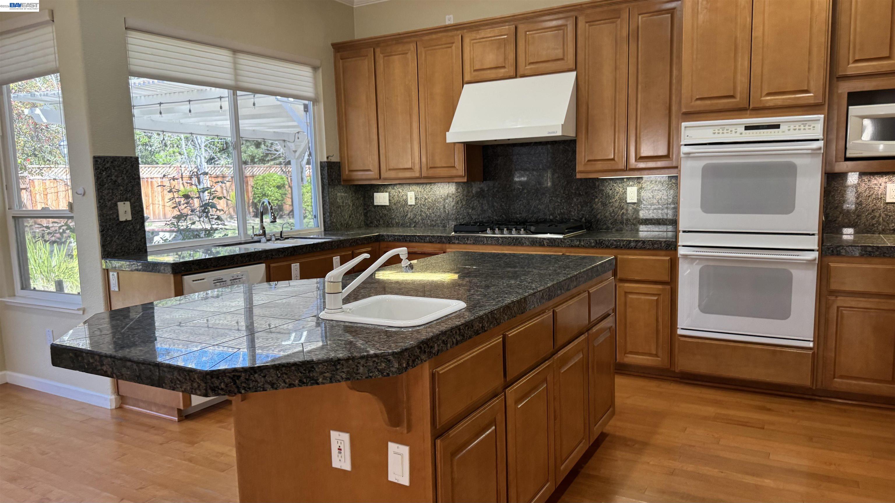 Detail Gallery Image 11 of 31 For 118 Deer Meadow Ter, Danville,  CA 94506 - 4 Beds | 3/1 Baths