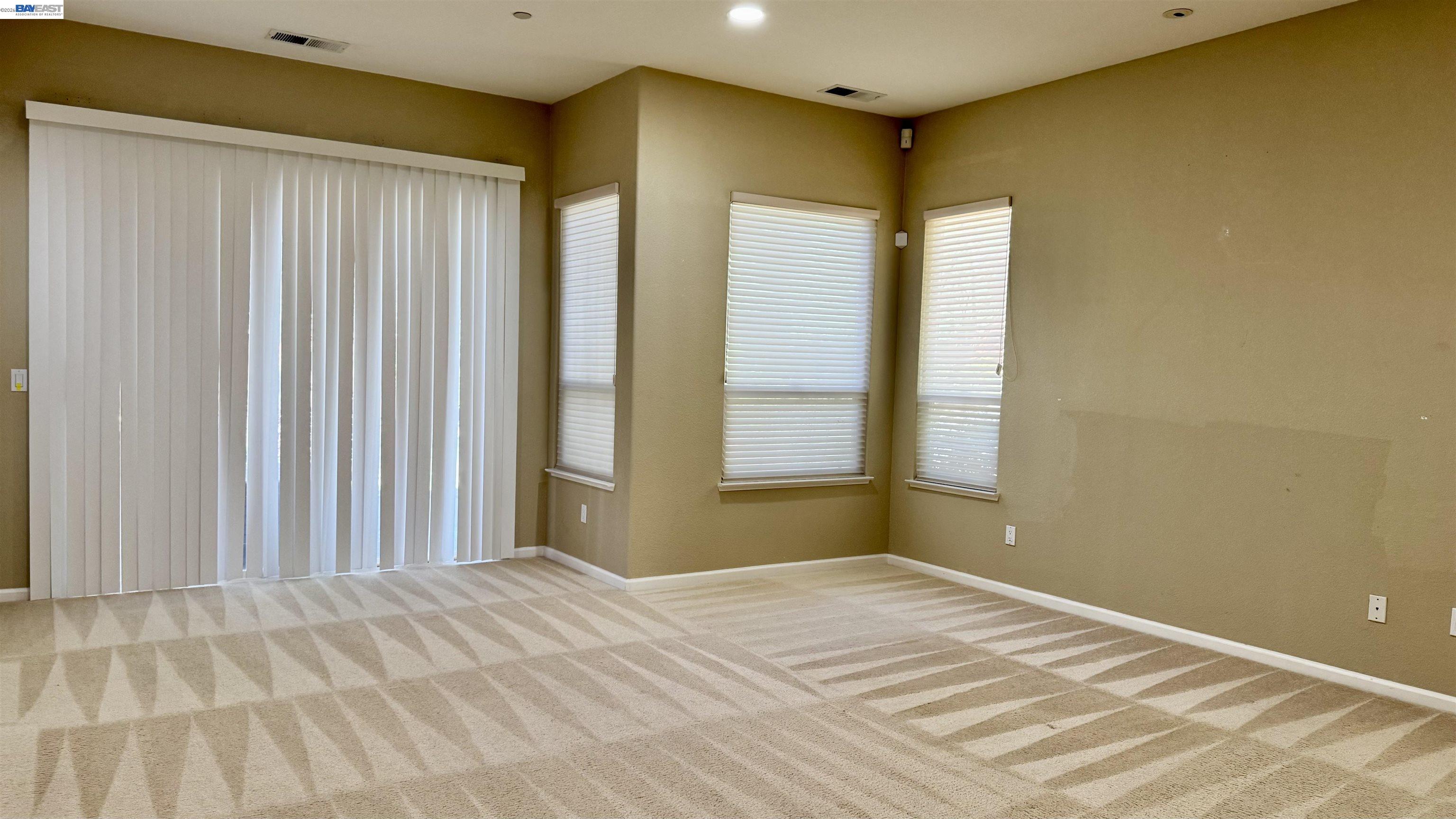 Detail Gallery Image 13 of 29 For 118 Deer Meadow Ter, Danville,  CA 94506 - 4 Beds | 3/1 Baths