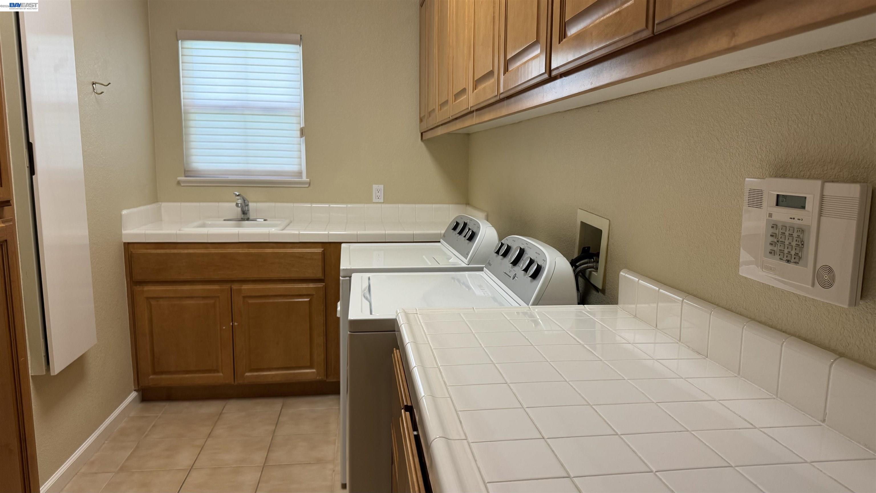 Detail Gallery Image 14 of 29 For 118 Deer Meadow Ter, Danville,  CA 94506 - 4 Beds | 3/1 Baths