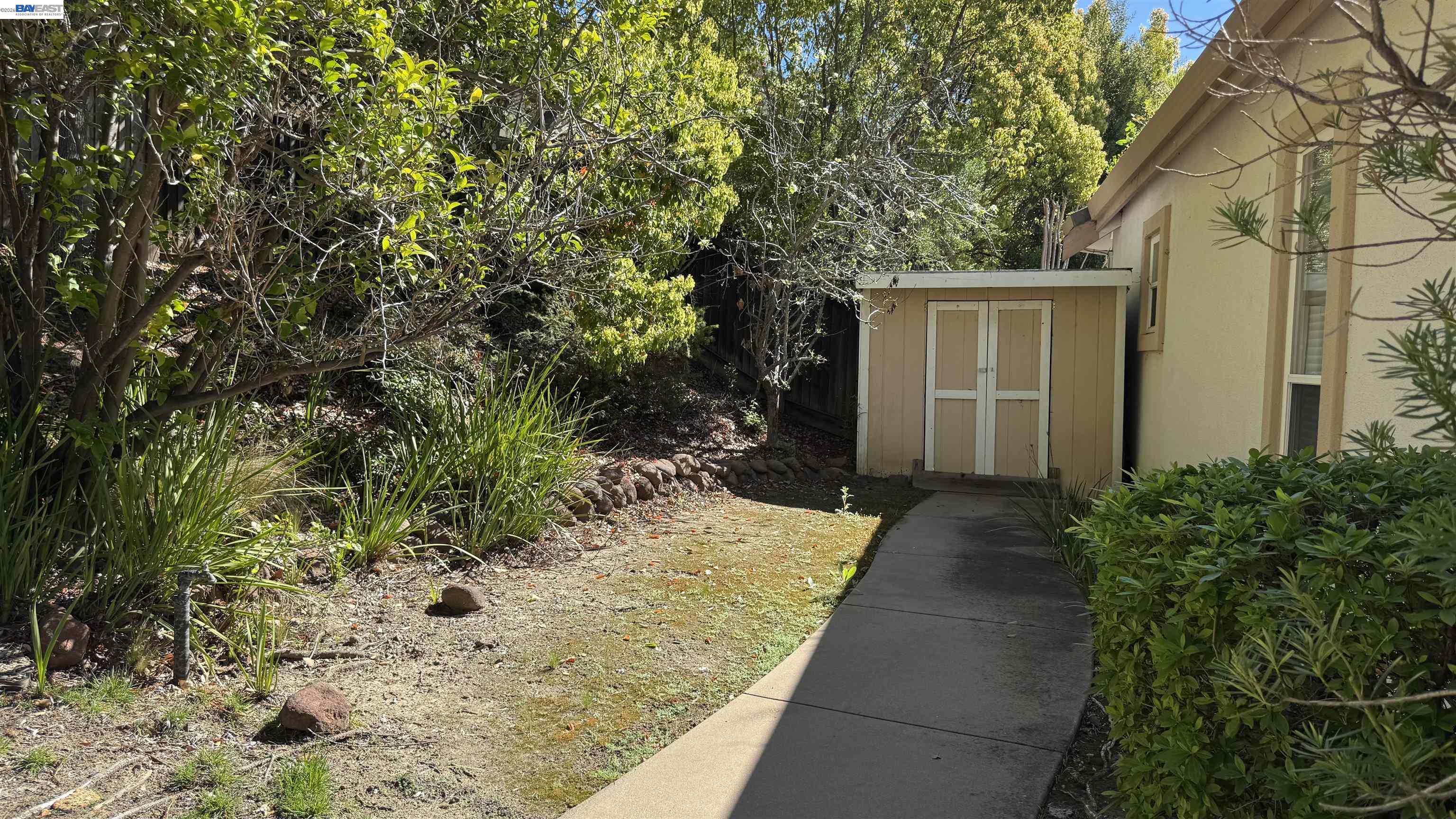 Detail Gallery Image 15 of 29 For 118 Deer Meadow Ter, Danville,  CA 94506 - 4 Beds | 3/1 Baths