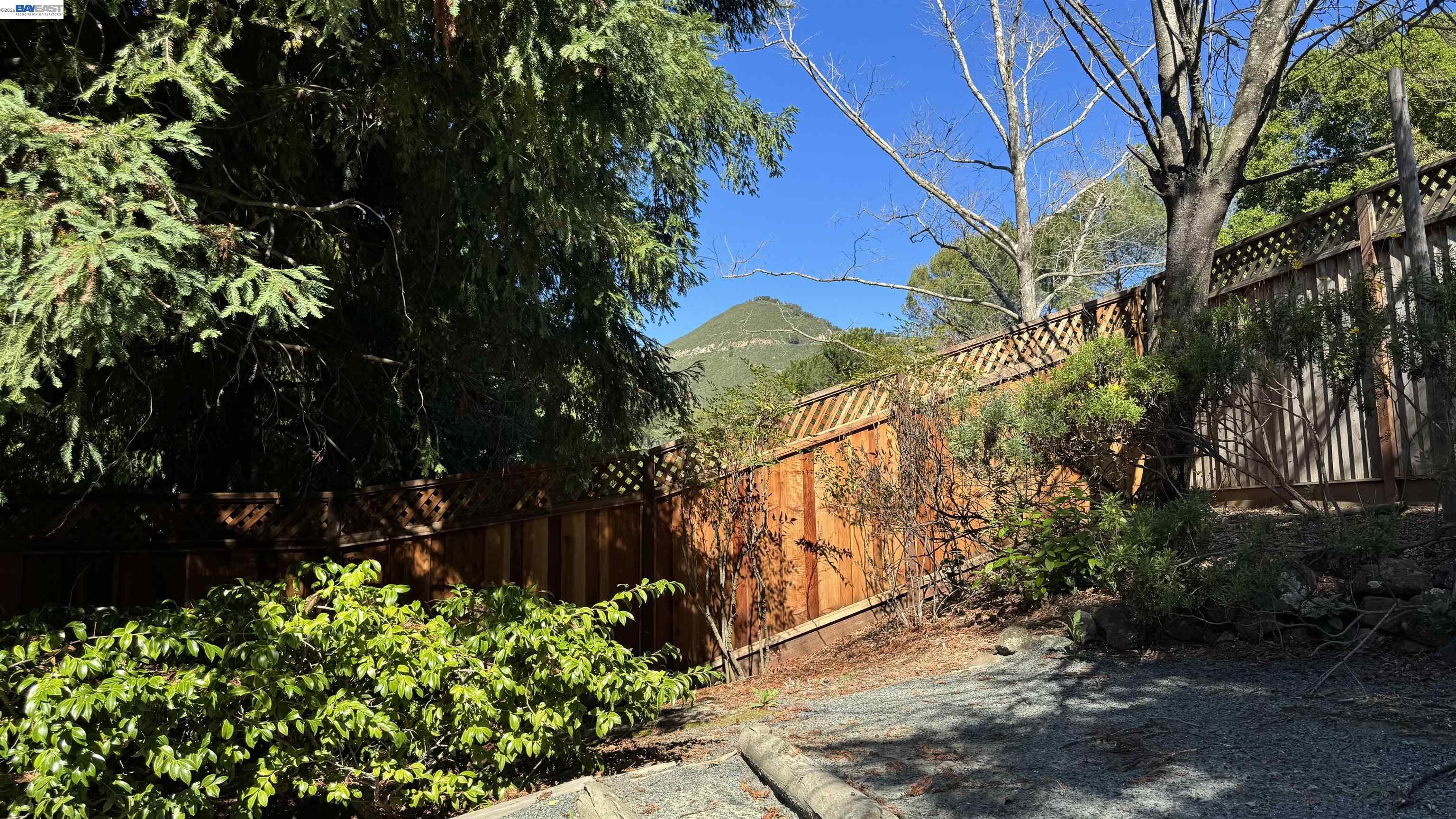 Detail Gallery Image 22 of 29 For 118 Deer Meadow Ter, Danville,  CA 94506 - 4 Beds | 3/1 Baths