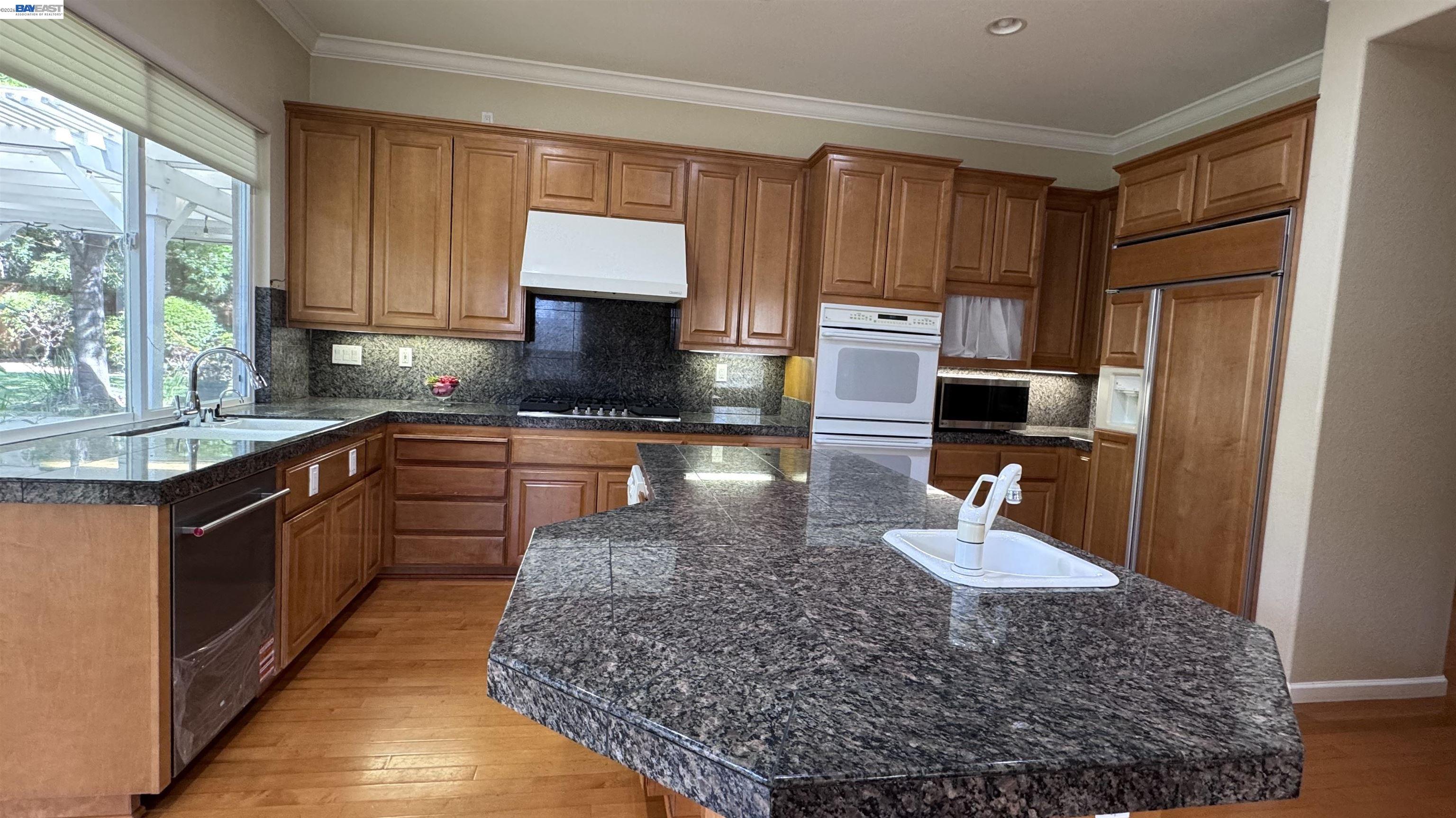 Detail Gallery Image 9 of 29 For 118 Deer Meadow Ter, Danville,  CA 94506 - 4 Beds | 3/1 Baths