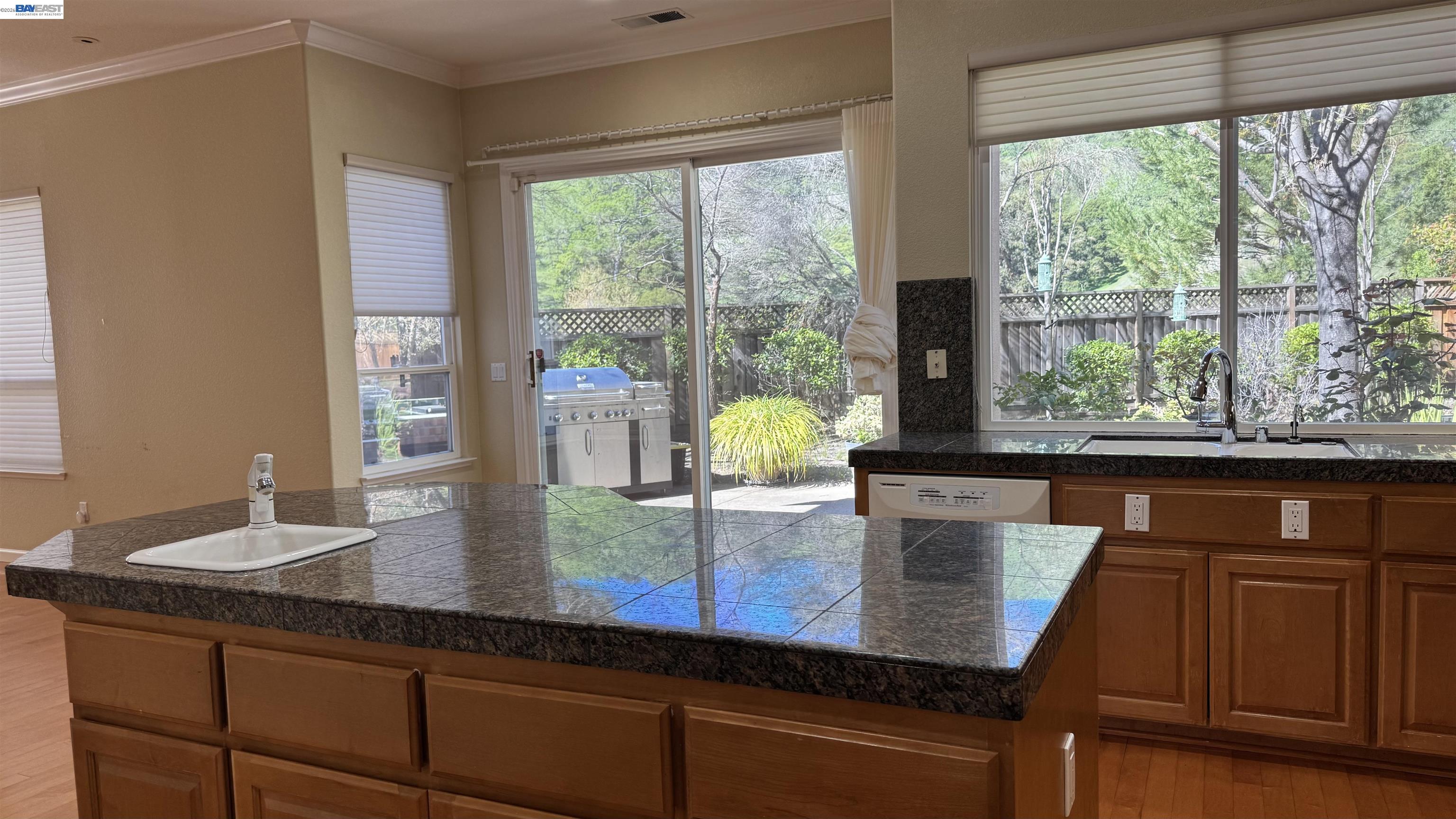 Detail Gallery Image 9 of 31 For 118 Deer Meadow Ter, Danville,  CA 94506 - 4 Beds | 3/1 Baths