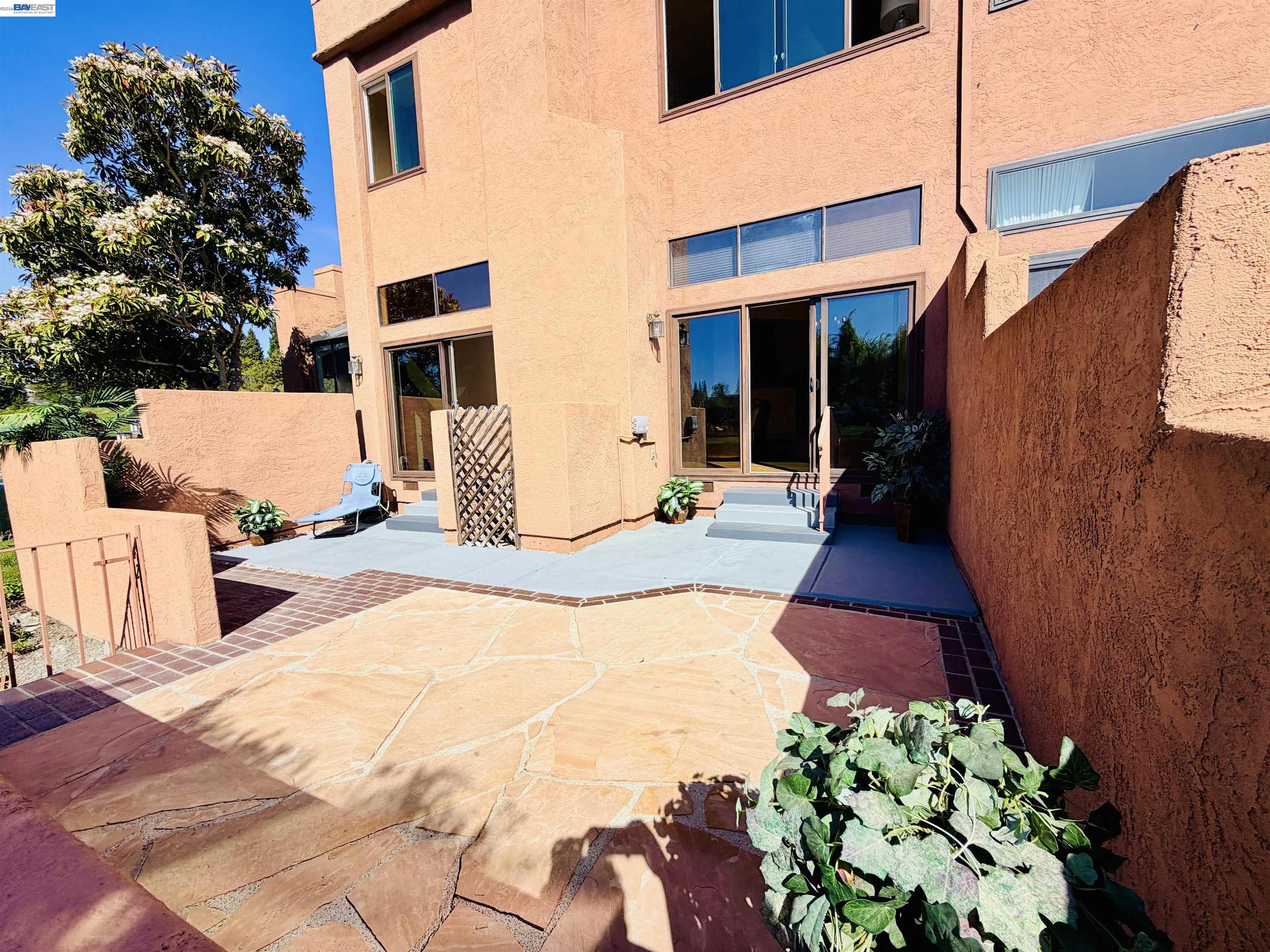 Detail Gallery Image 20 of 53 For 4063 W Lakeshore Dr, San Ramon,  CA 94582 - 2 Beds | 2/1 Baths