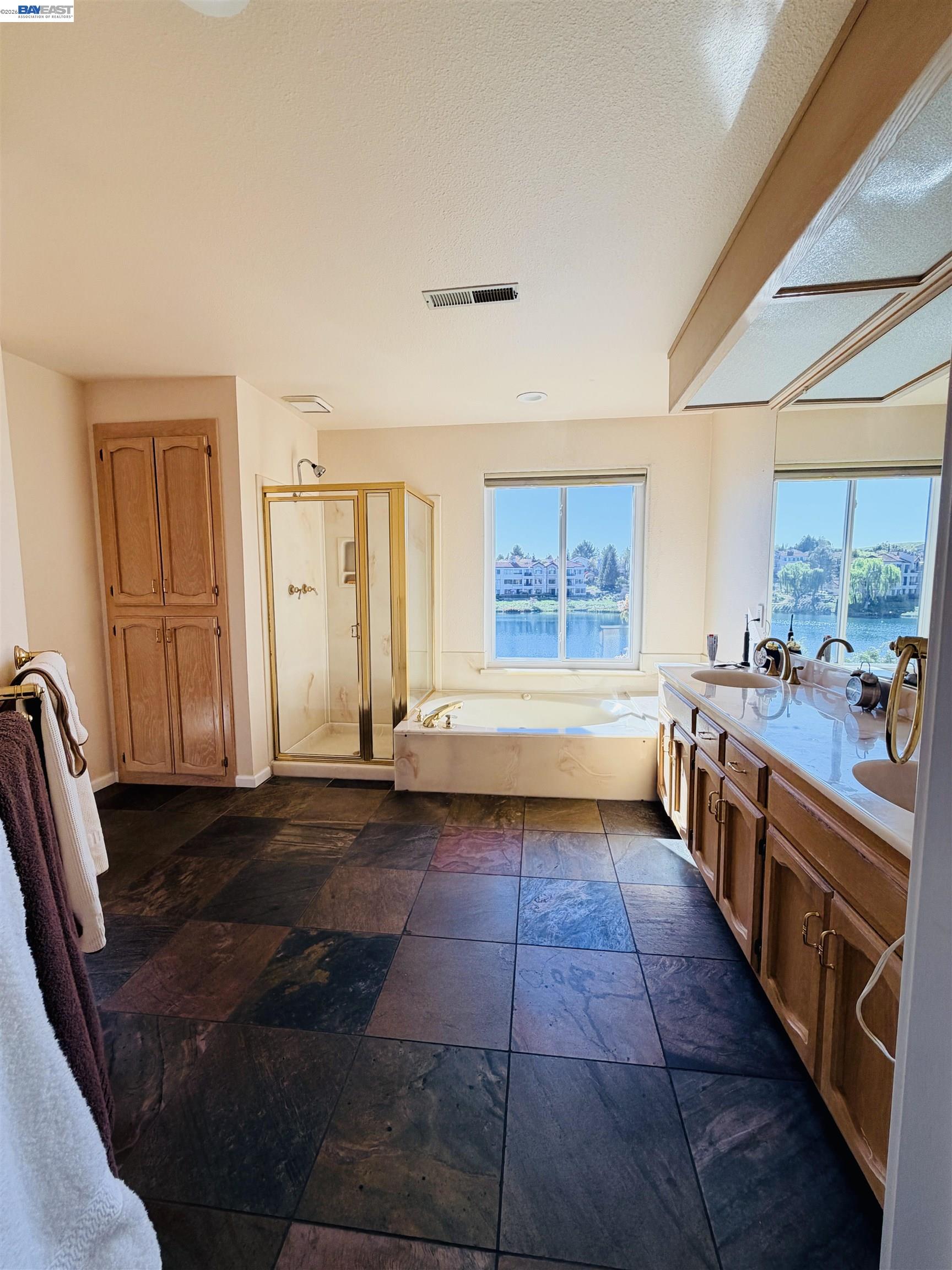 Detail Gallery Image 44 of 53 For 4063 W Lakeshore Dr, San Ramon,  CA 94582 - 2 Beds | 2/1 Baths