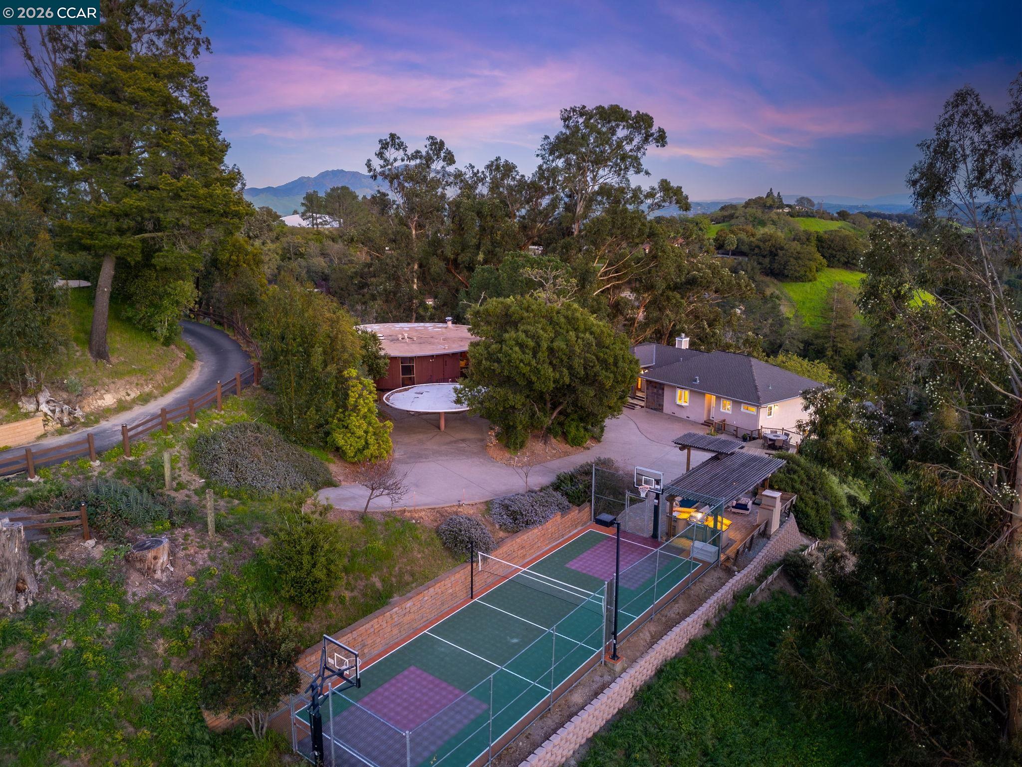 Detail Gallery Image 6 of 50 For 1603b Reliez Valley Road, Lafayette,  CA 94549 - 7 Beds | 5/1 Baths