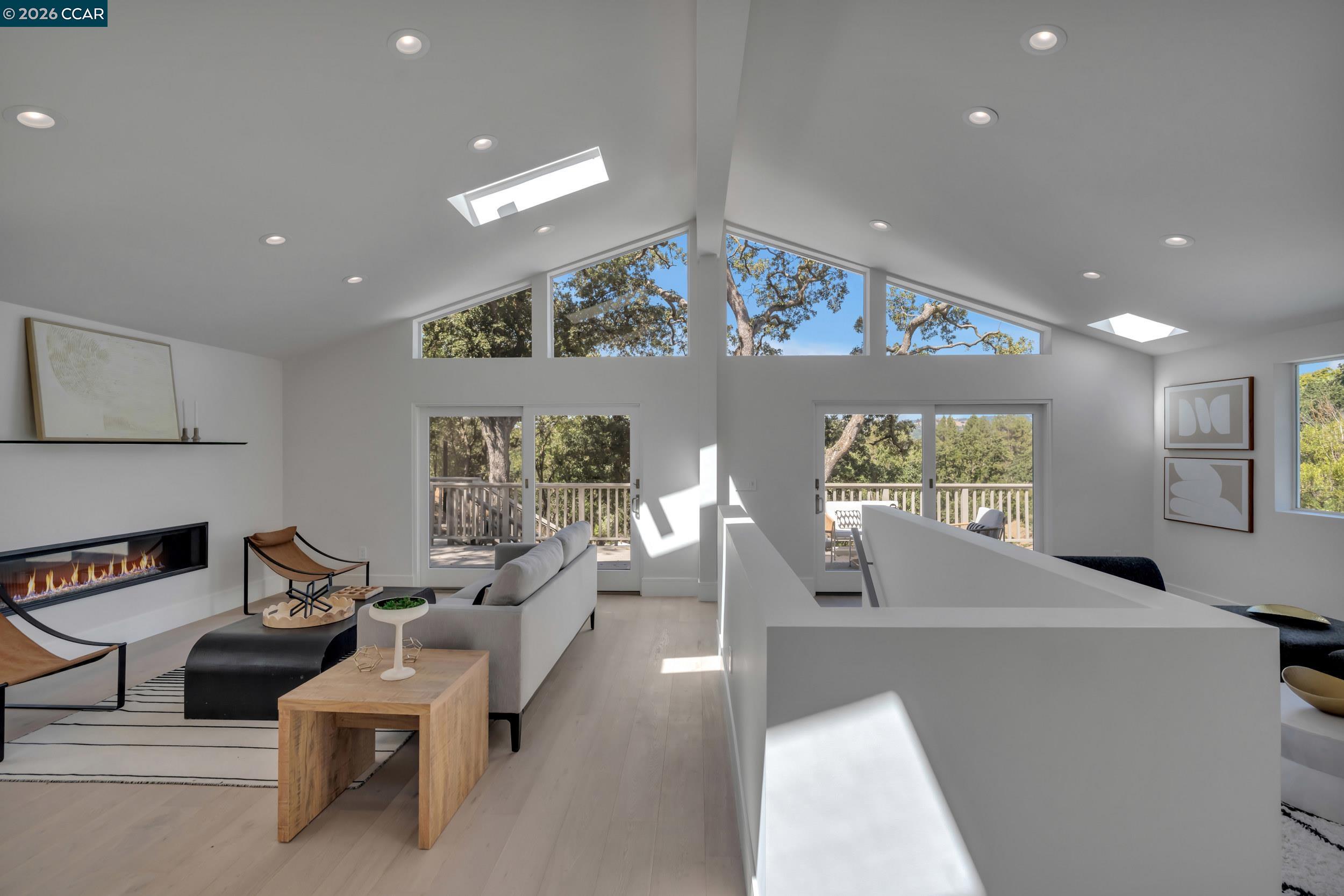 Detail Gallery Image 15 of 60 For 127 Caminar Way, Walnut Creek,  CA 94596 - 5 Beds | 5/1 Baths