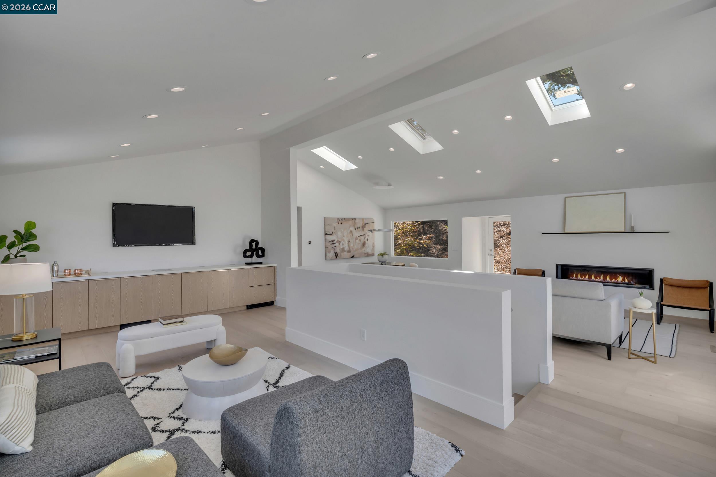 Detail Gallery Image 20 of 60 For 127 Caminar Way, Walnut Creek,  CA 94596 - 5 Beds | 5/1 Baths