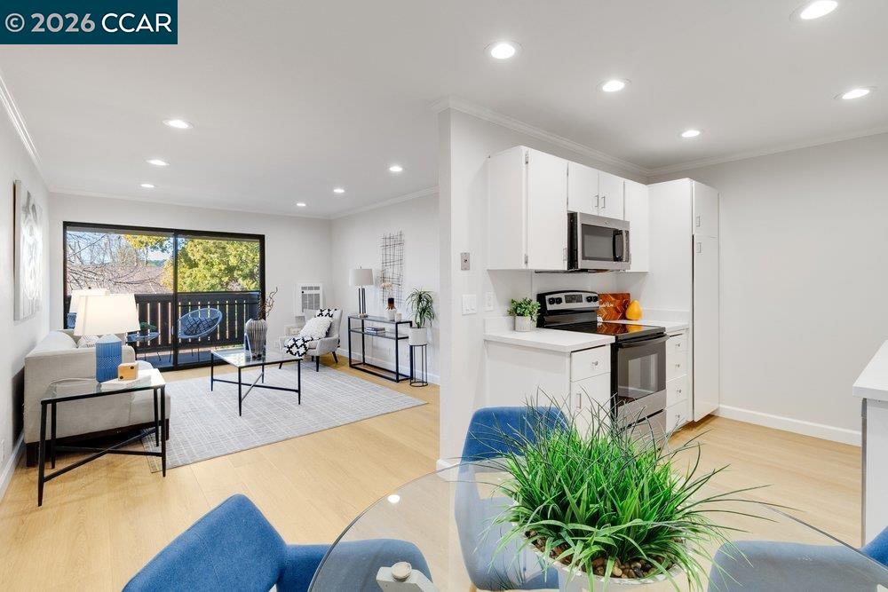 Detail Gallery Image 11 of 36 For 1465 Marchbanks Dr #4,  Walnut Creek,  CA 94598 - 1 Beds | 1 Baths