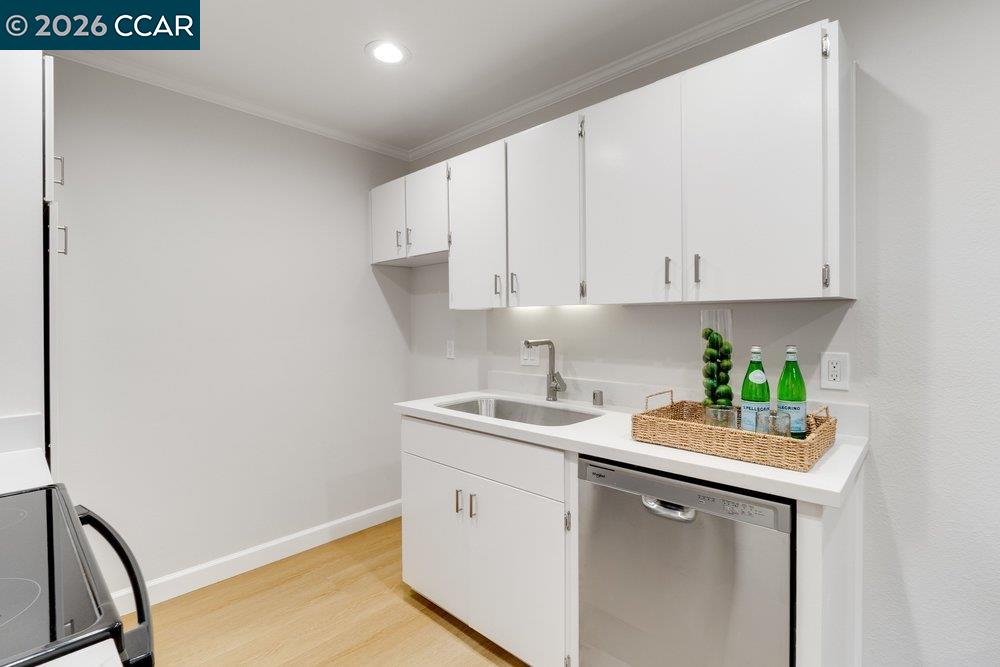 Detail Gallery Image 13 of 36 For 1465 Marchbanks Dr #4,  Walnut Creek,  CA 94598 - 1 Beds | 1 Baths