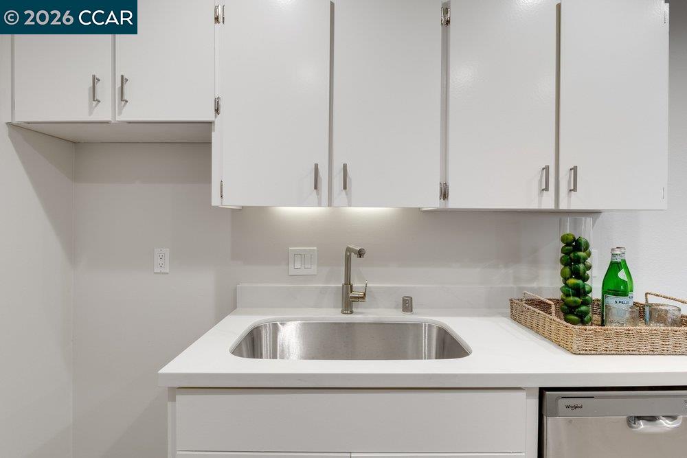 Detail Gallery Image 17 of 36 For 1465 Marchbanks Dr #4,  Walnut Creek,  CA 94598 - 1 Beds | 1 Baths