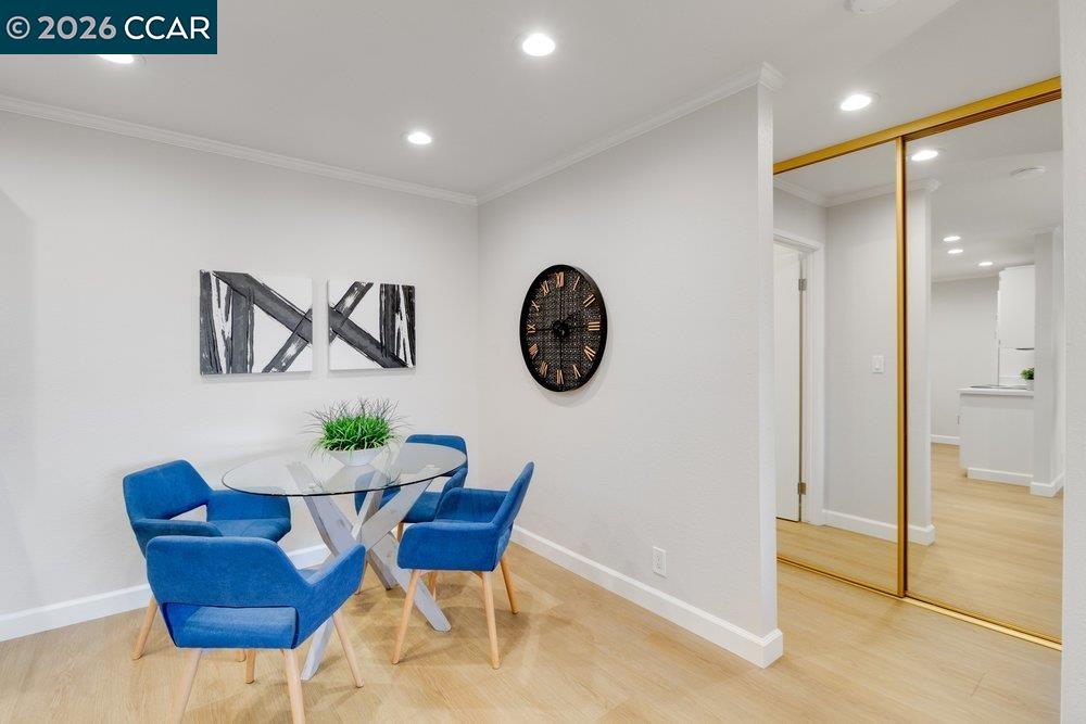 Detail Gallery Image 8 of 36 For 1465 Marchbanks Dr #4,  Walnut Creek,  CA 94598 - 1 Beds | 1 Baths