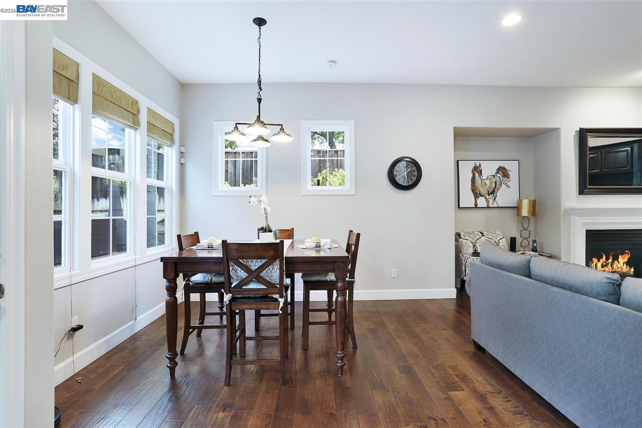 Detail Gallery Image 10 of 40 For 4899 Landmark Way, Dublin,  CA 94568 - 5 Beds | 2/1 Baths